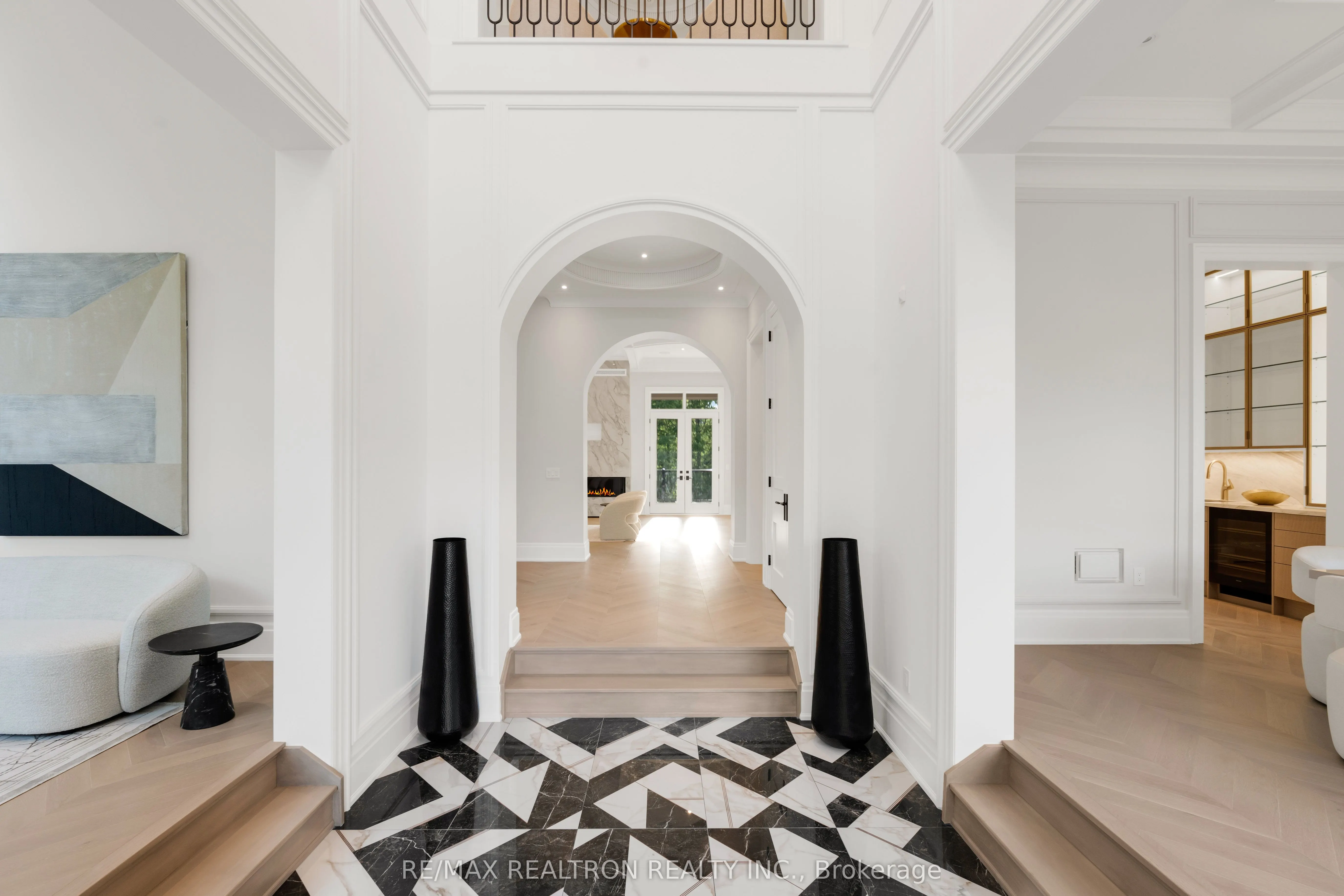196 Kennedy Street W