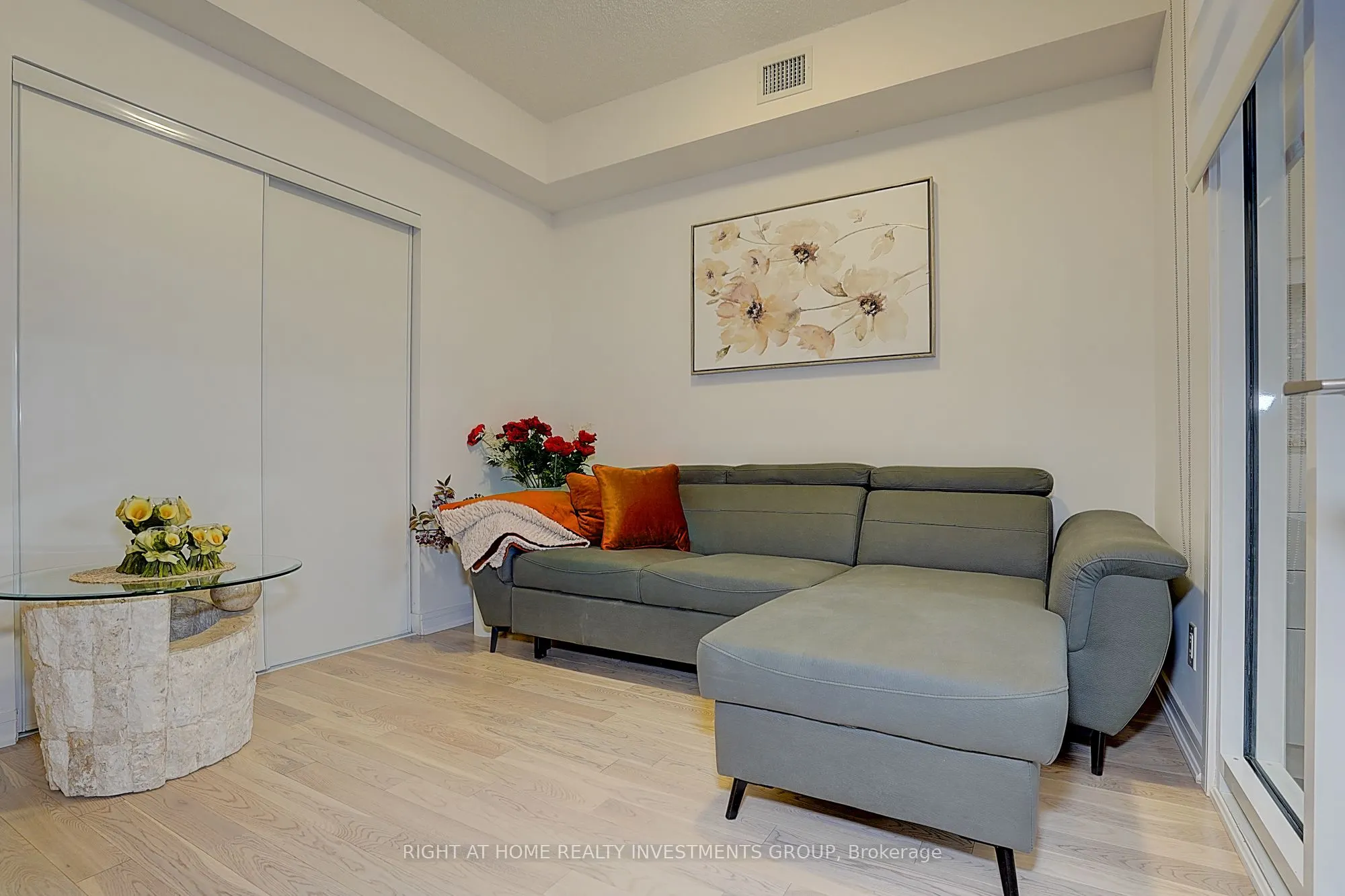 9205 Yonge Street, #415 Ne