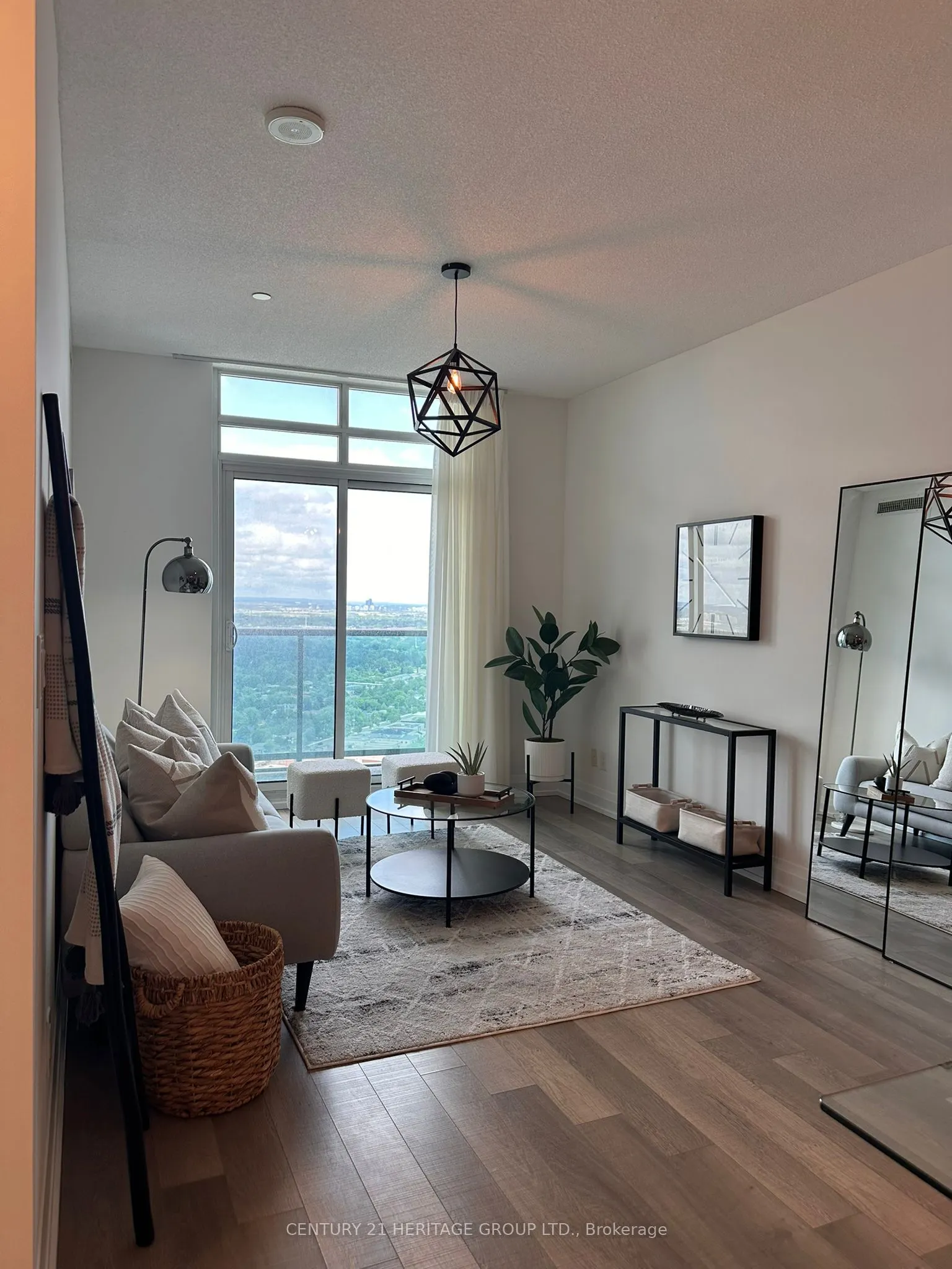 7171 Yonge Street, #2803
