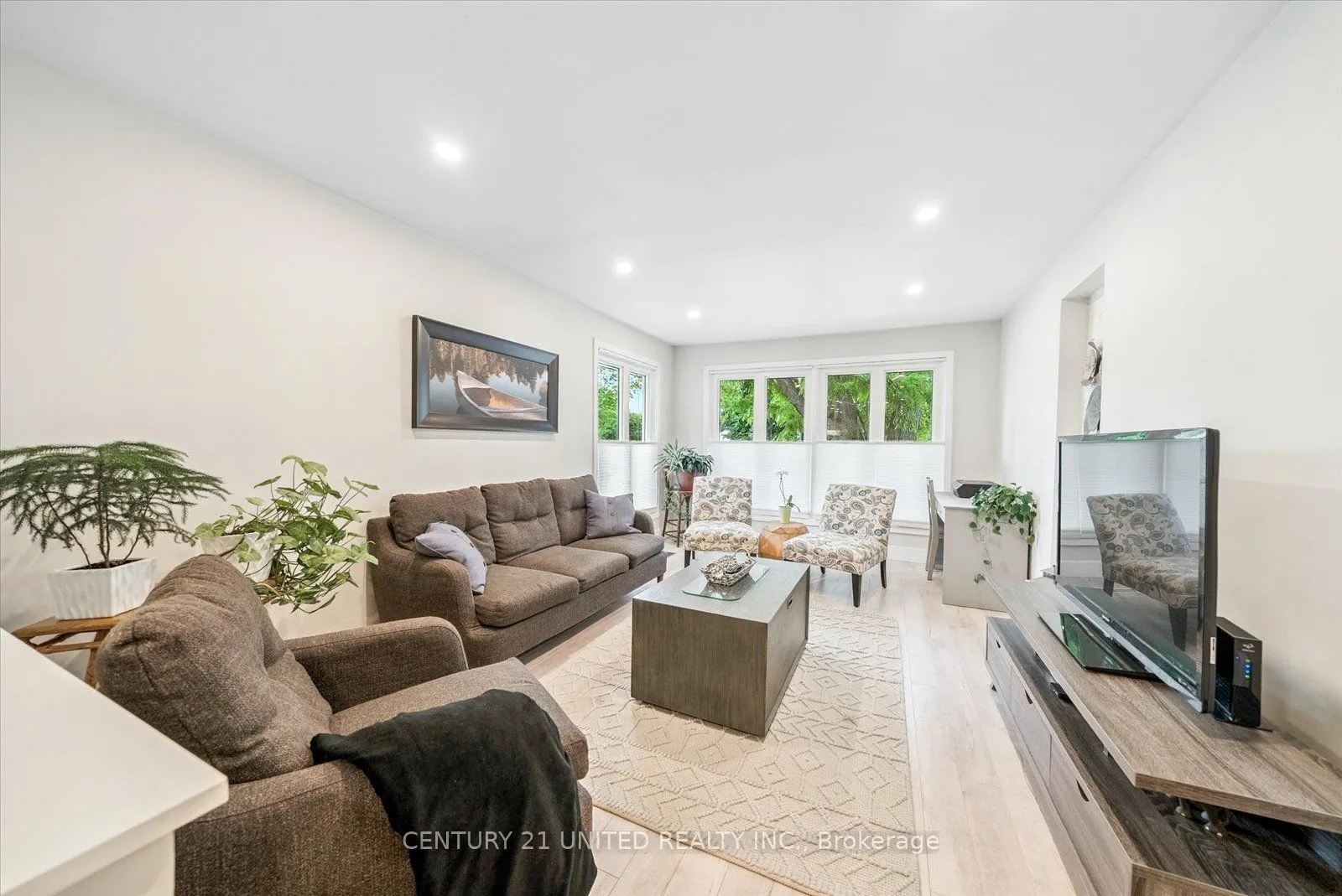 5 Church Street S