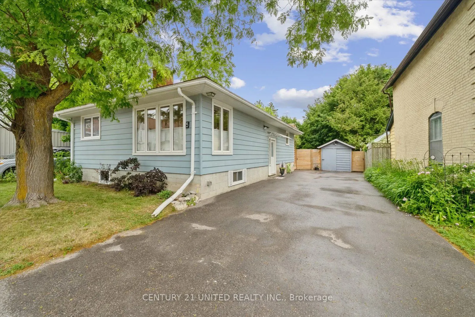 5 Church Street S