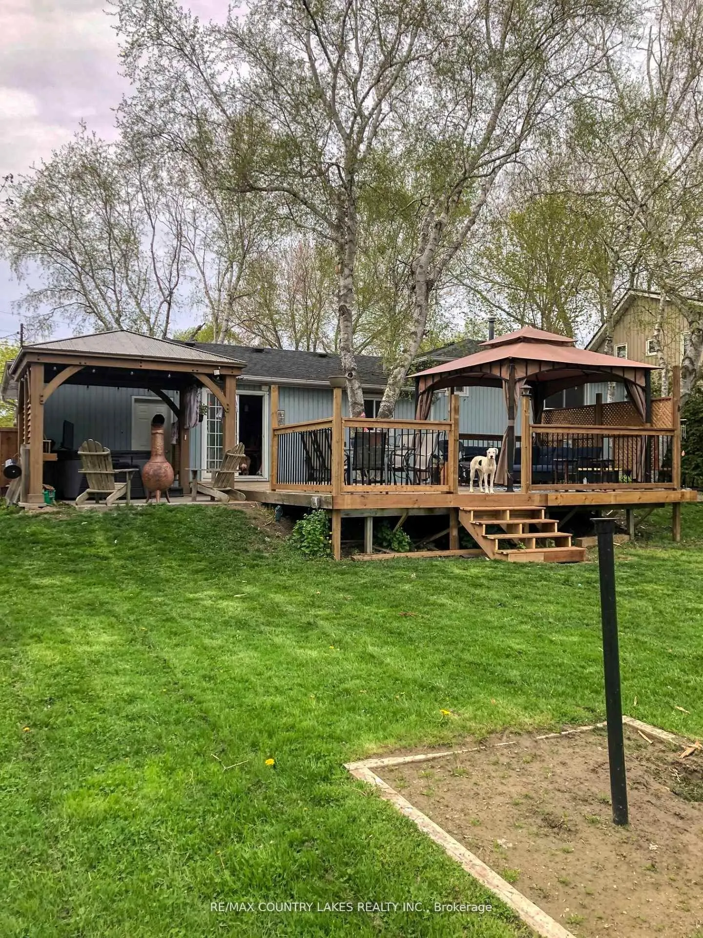 271 Lakeland Crescent