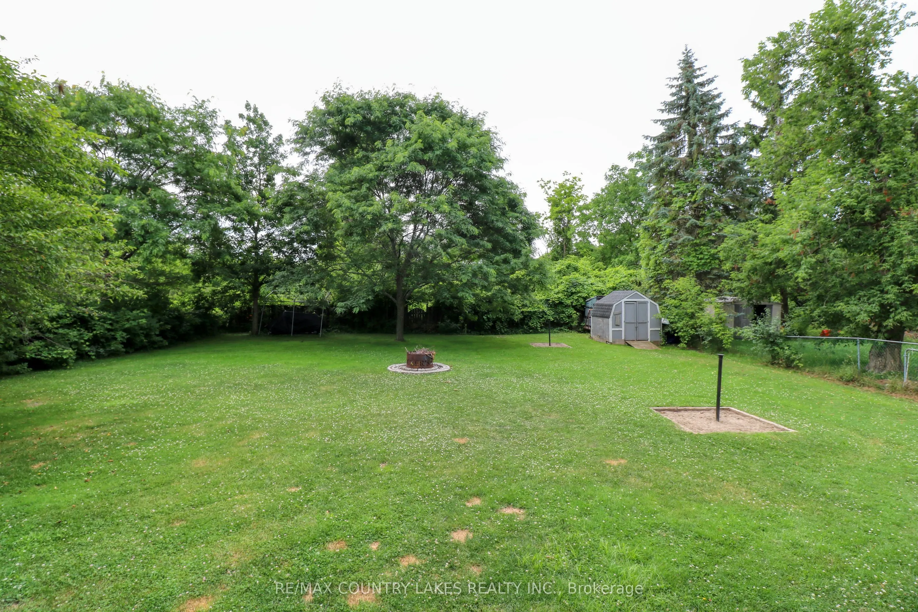 271 Lakeland Crescent