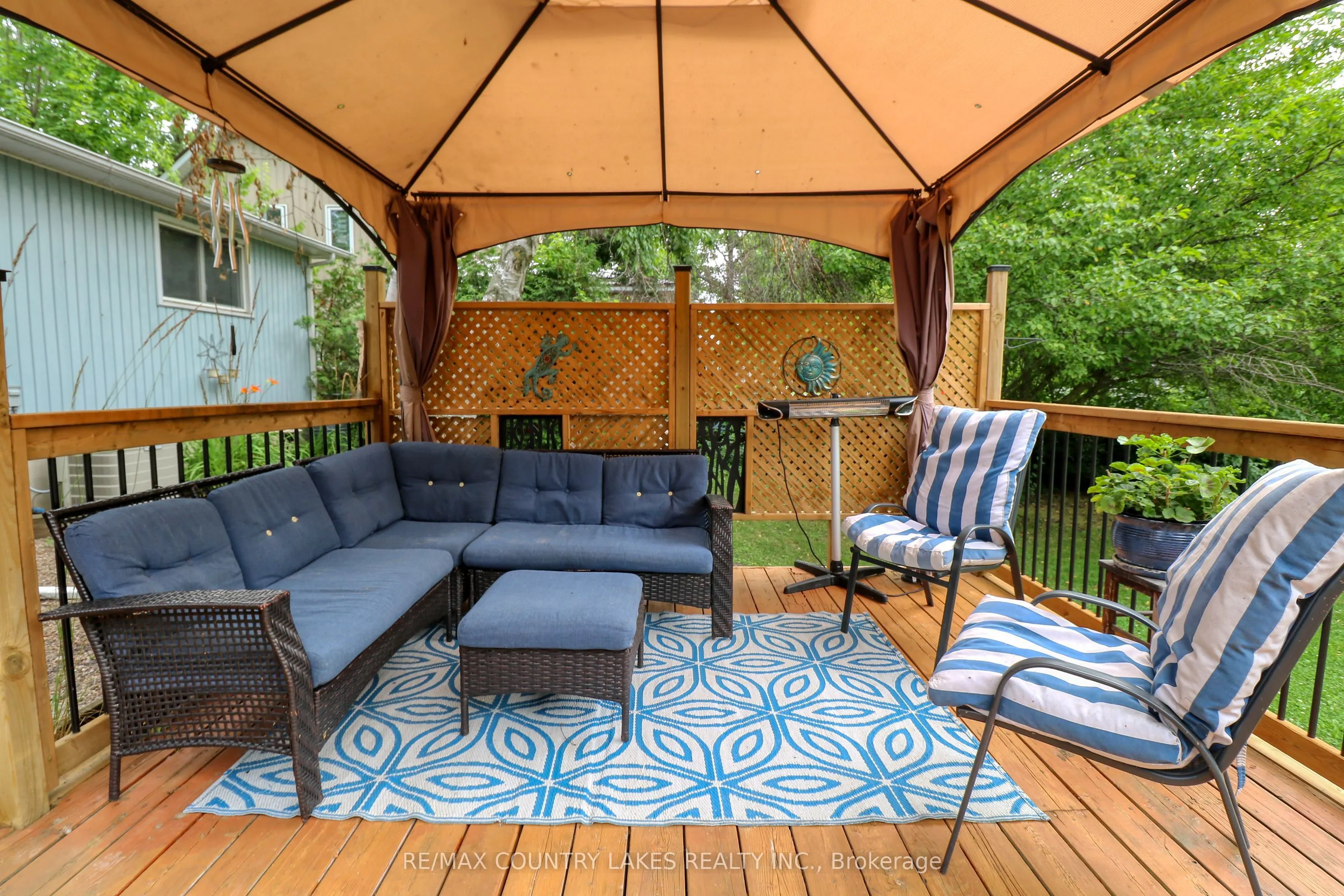 271 Lakeland Crescent