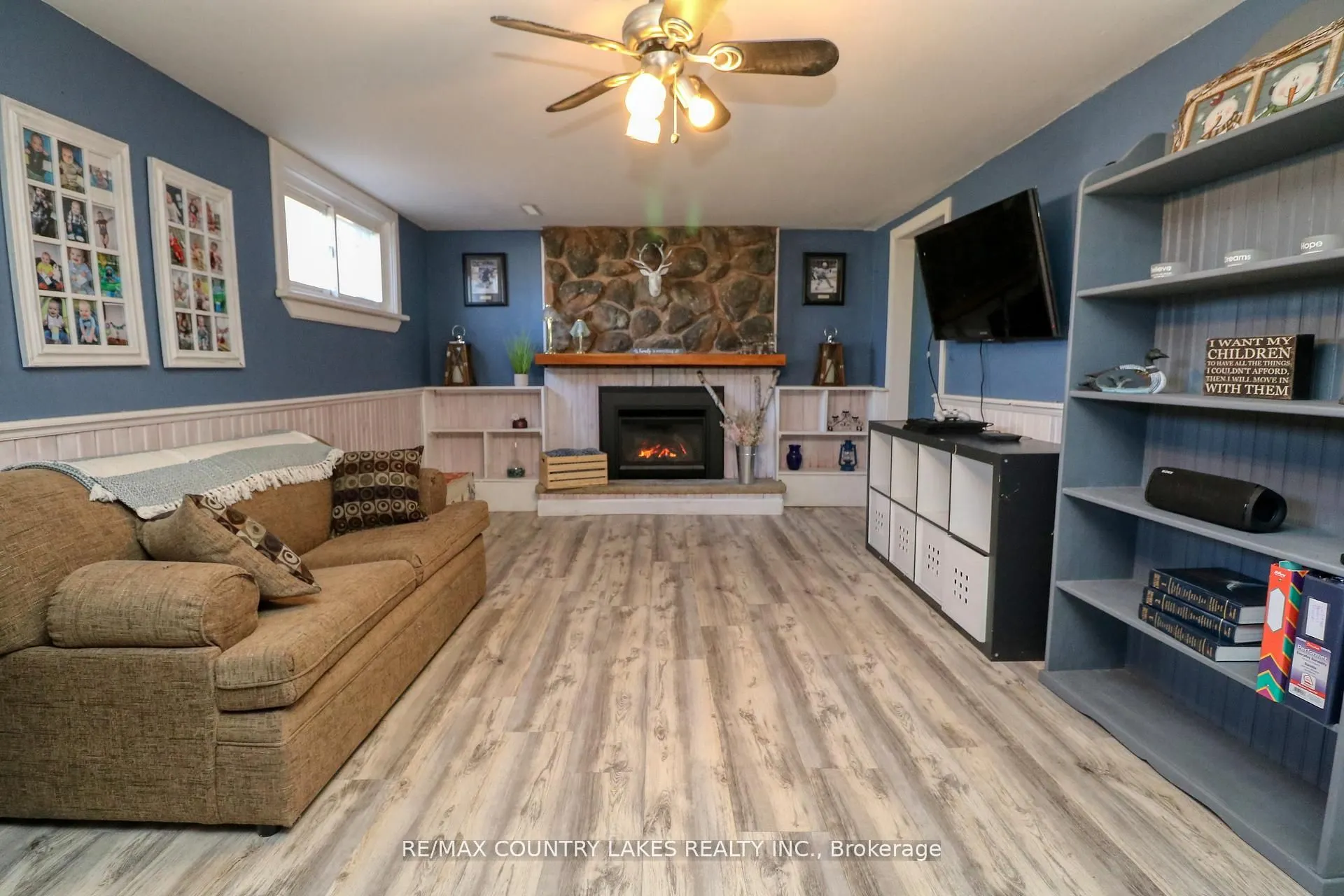 271 Lakeland Crescent