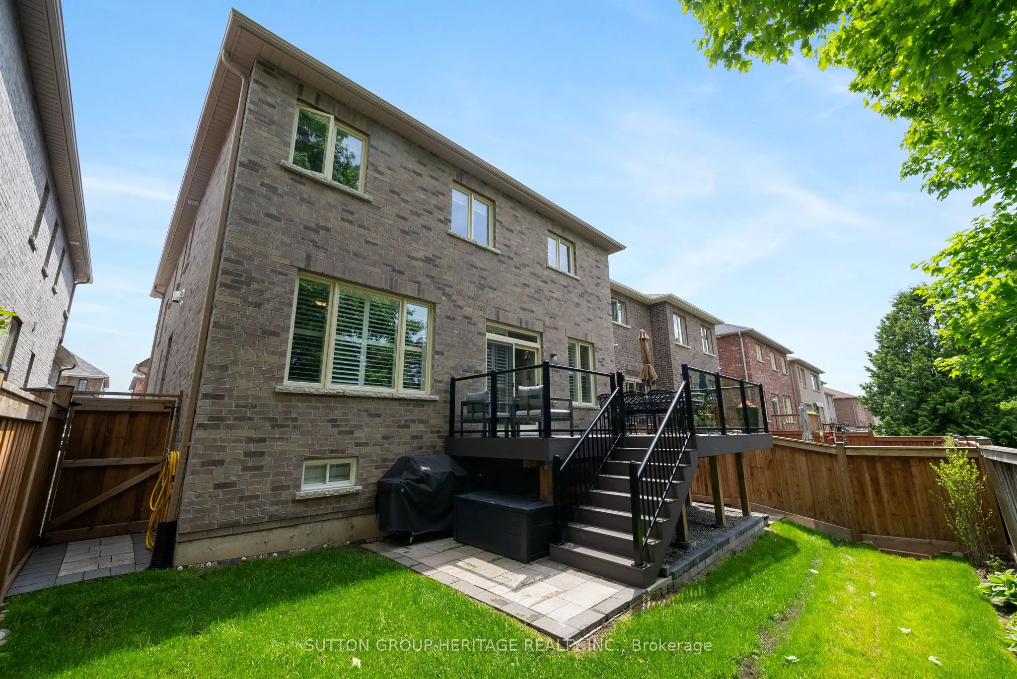 54 Robb Thompson Road