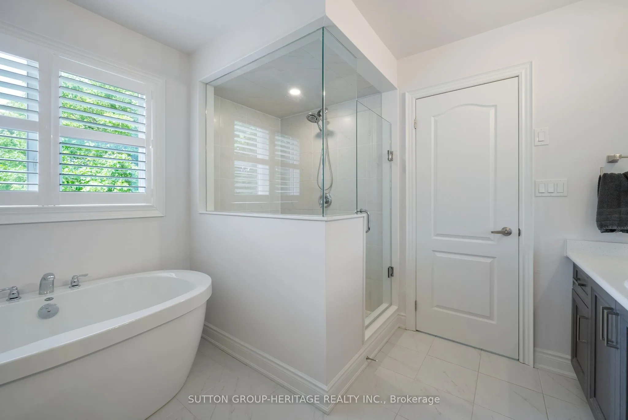 54 Robb Thompson Road