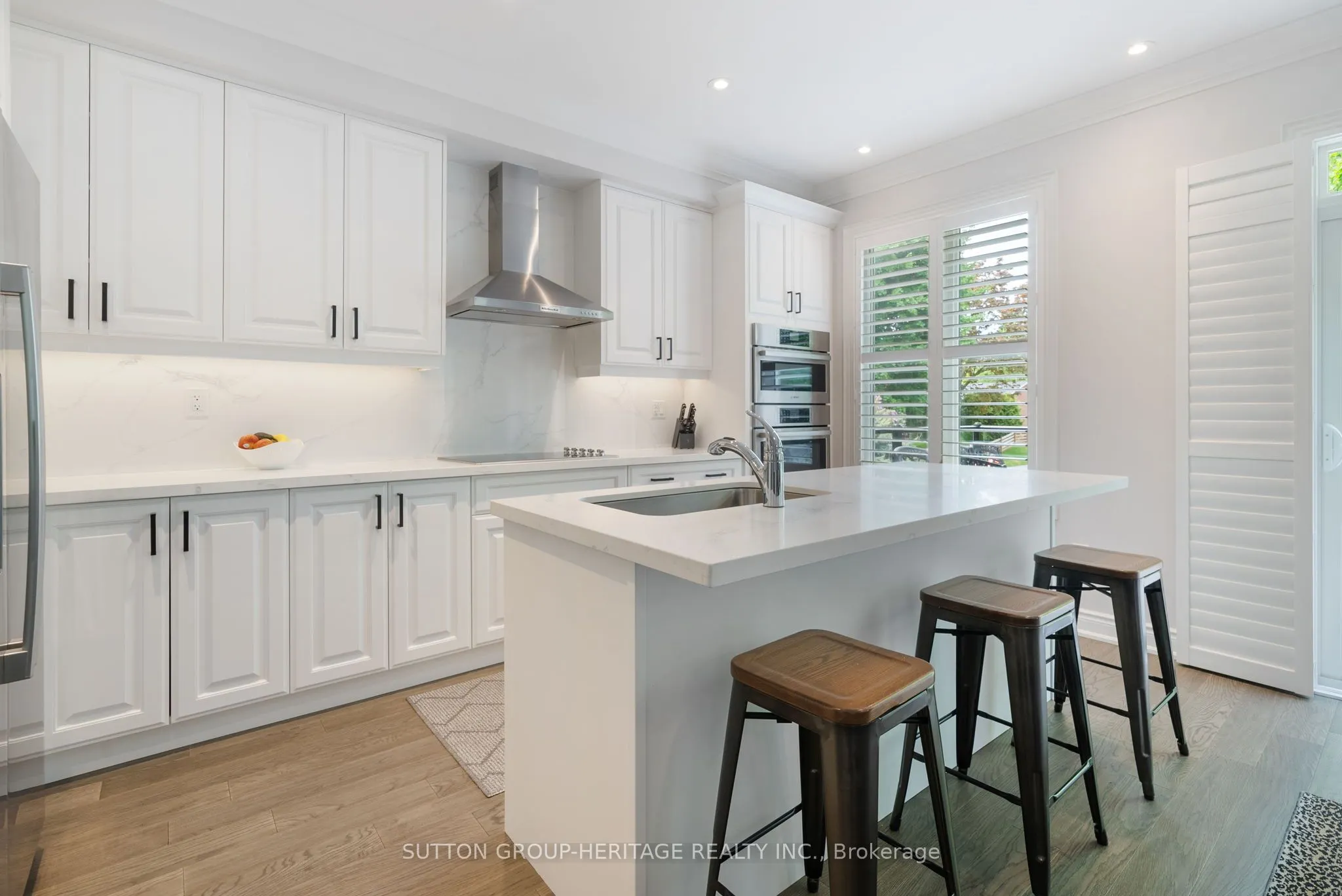 54 Robb Thompson Road