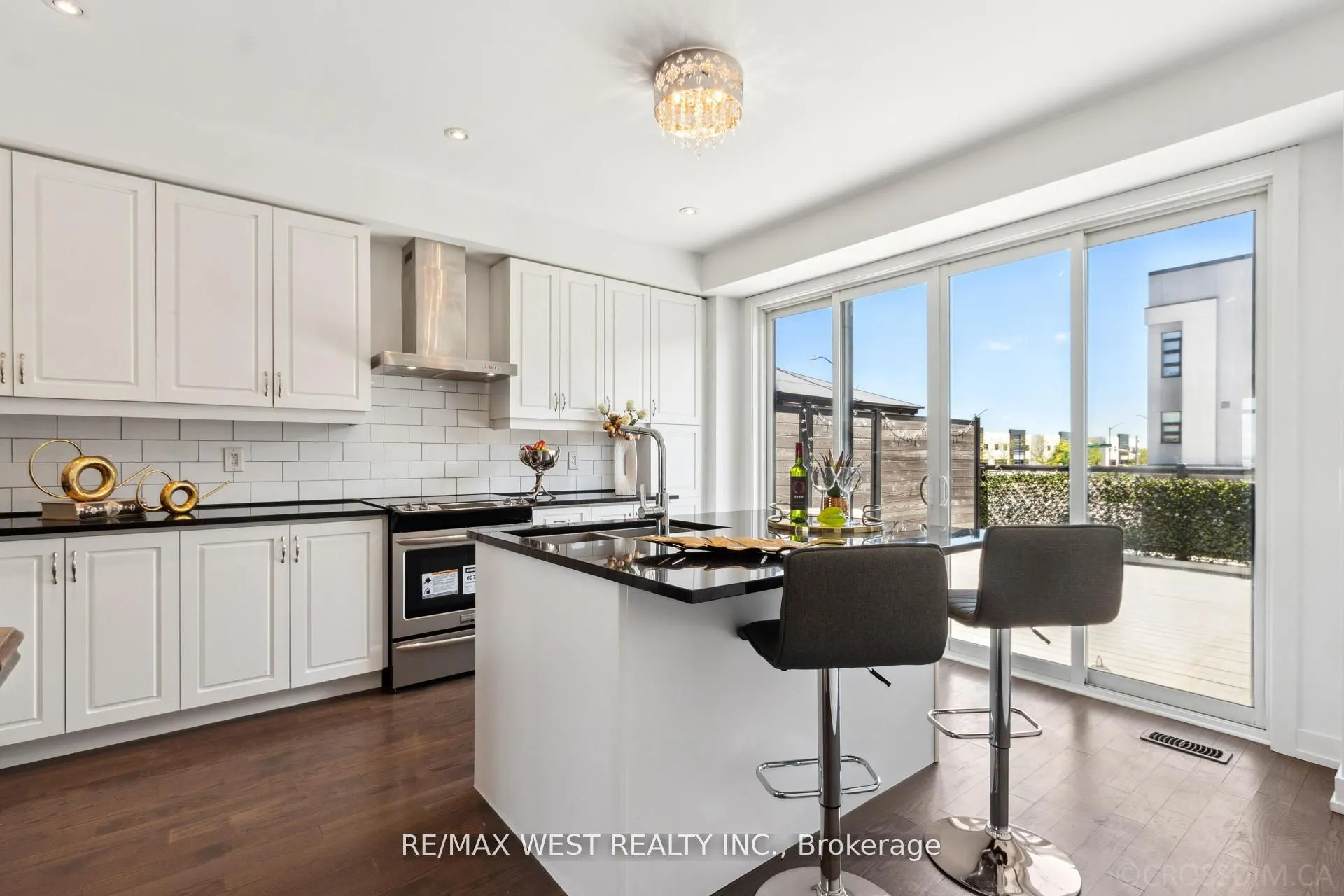 147 Salterton Circle