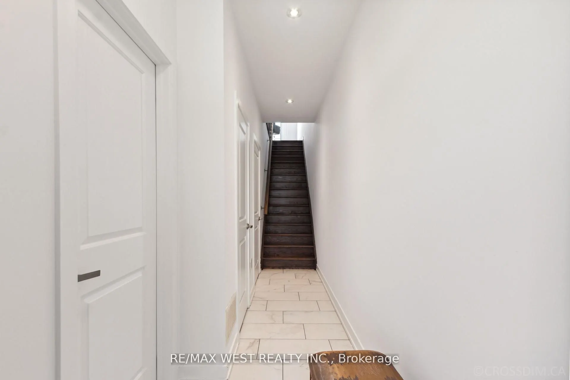 147 Salterton Circle