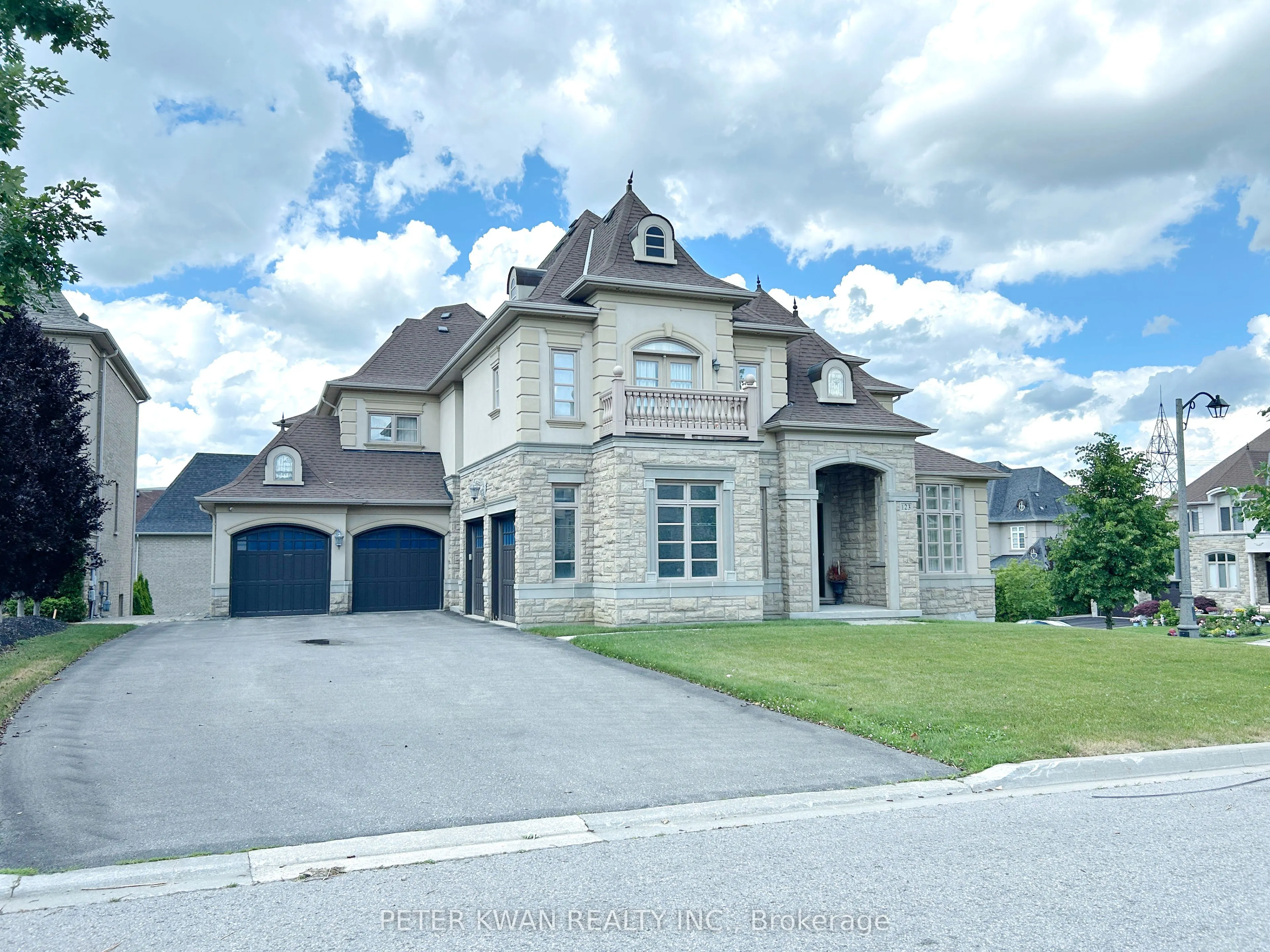 123 Carisbrooke Circle