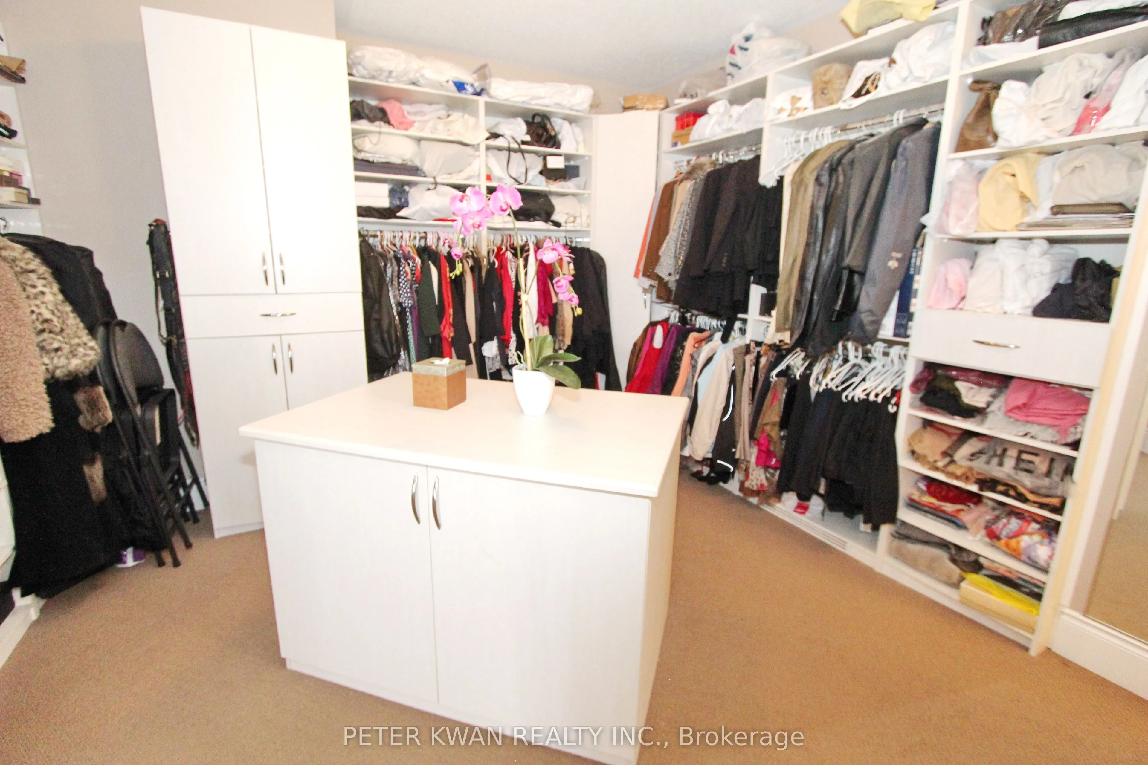 123 Carisbrooke Circle