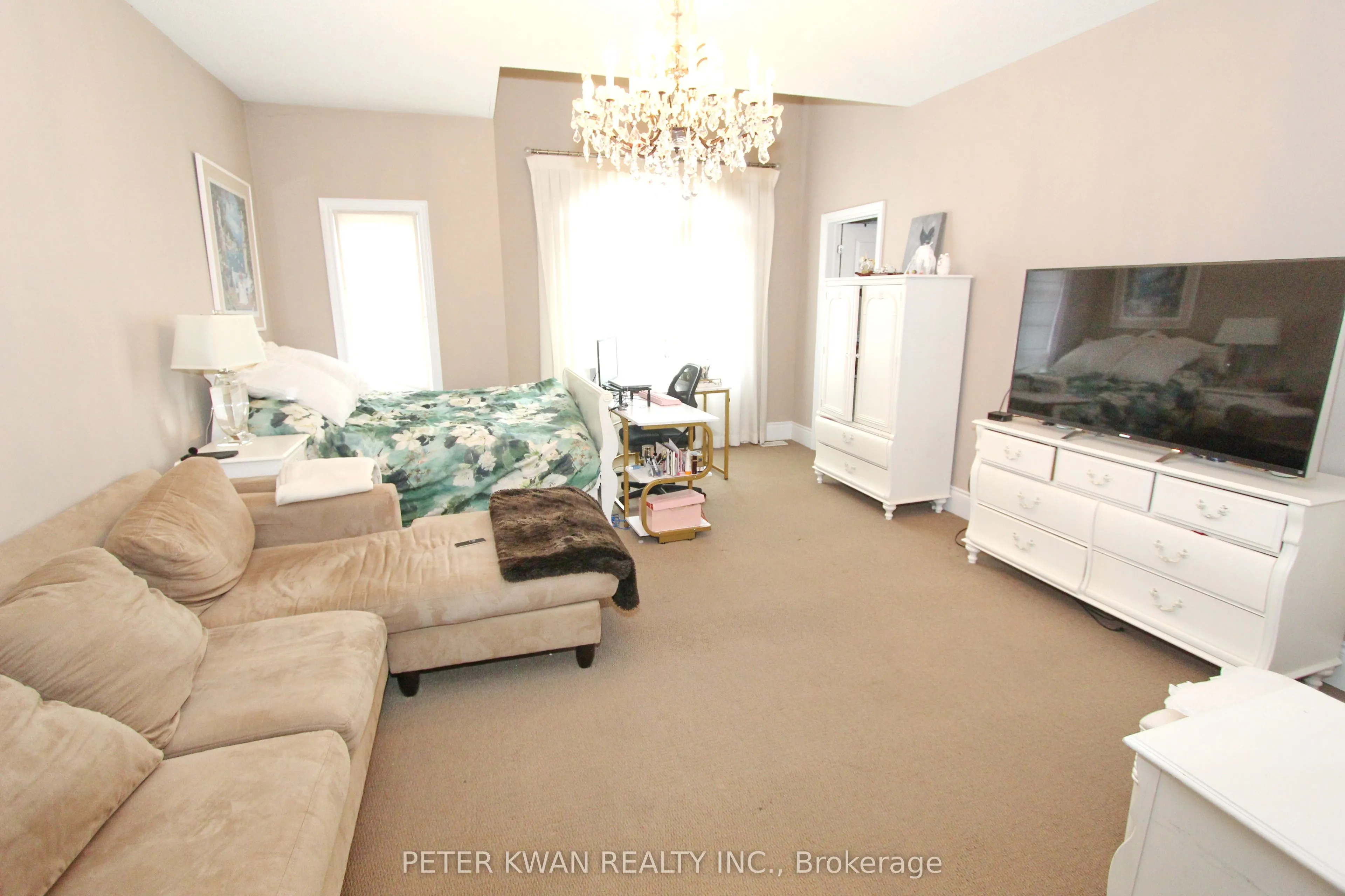 123 Carisbrooke Circle