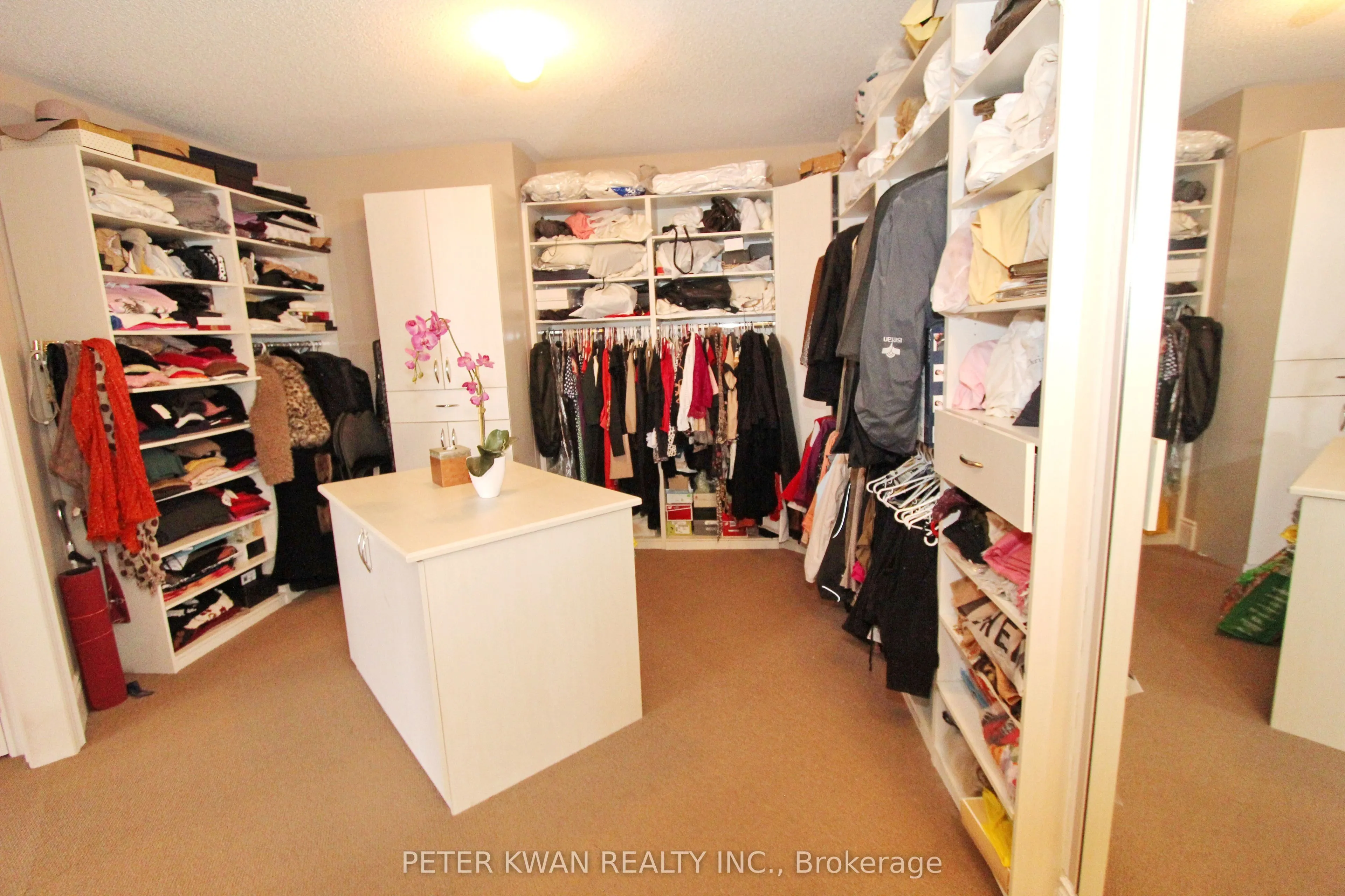 123 Carisbrooke Circle