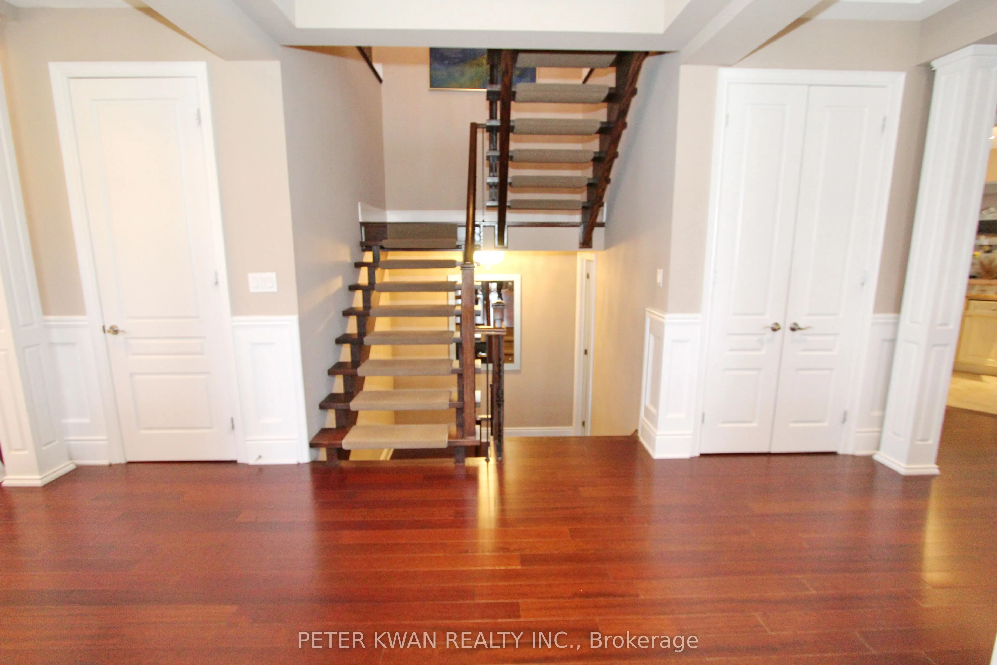 123 Carisbrooke Circle