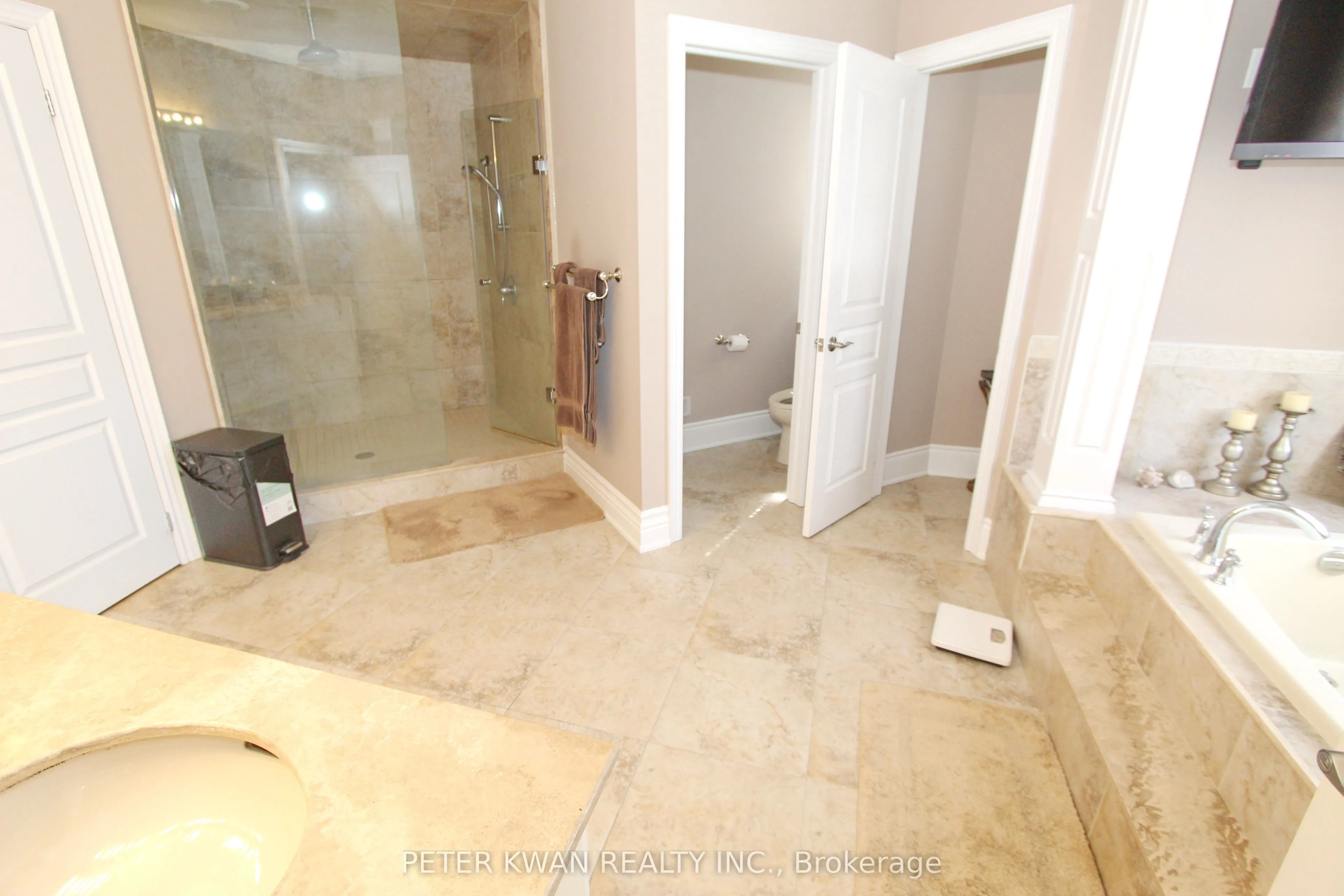123 Carisbrooke Circle