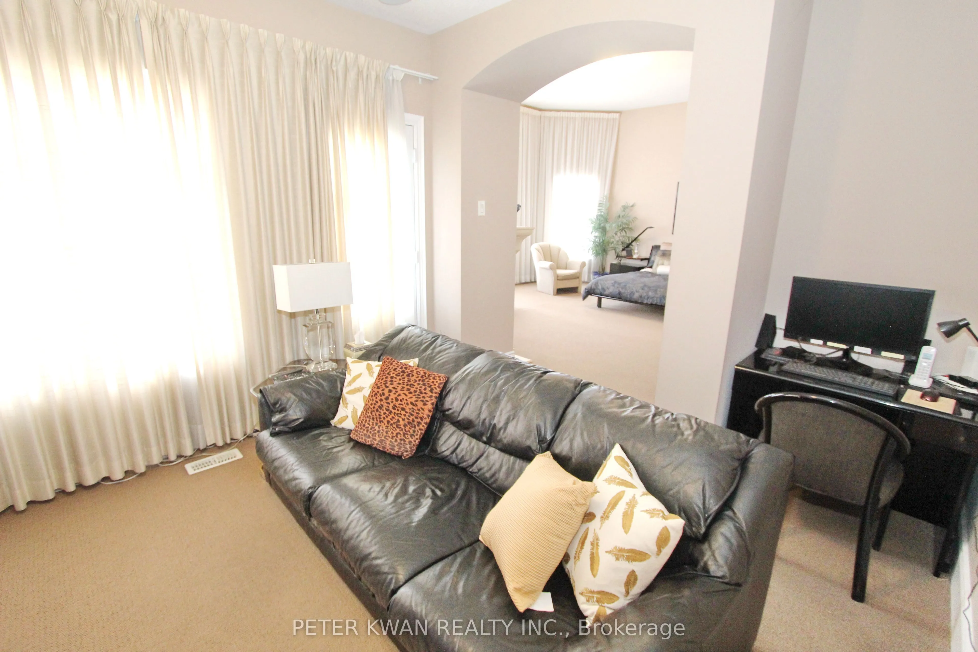 123 Carisbrooke Circle