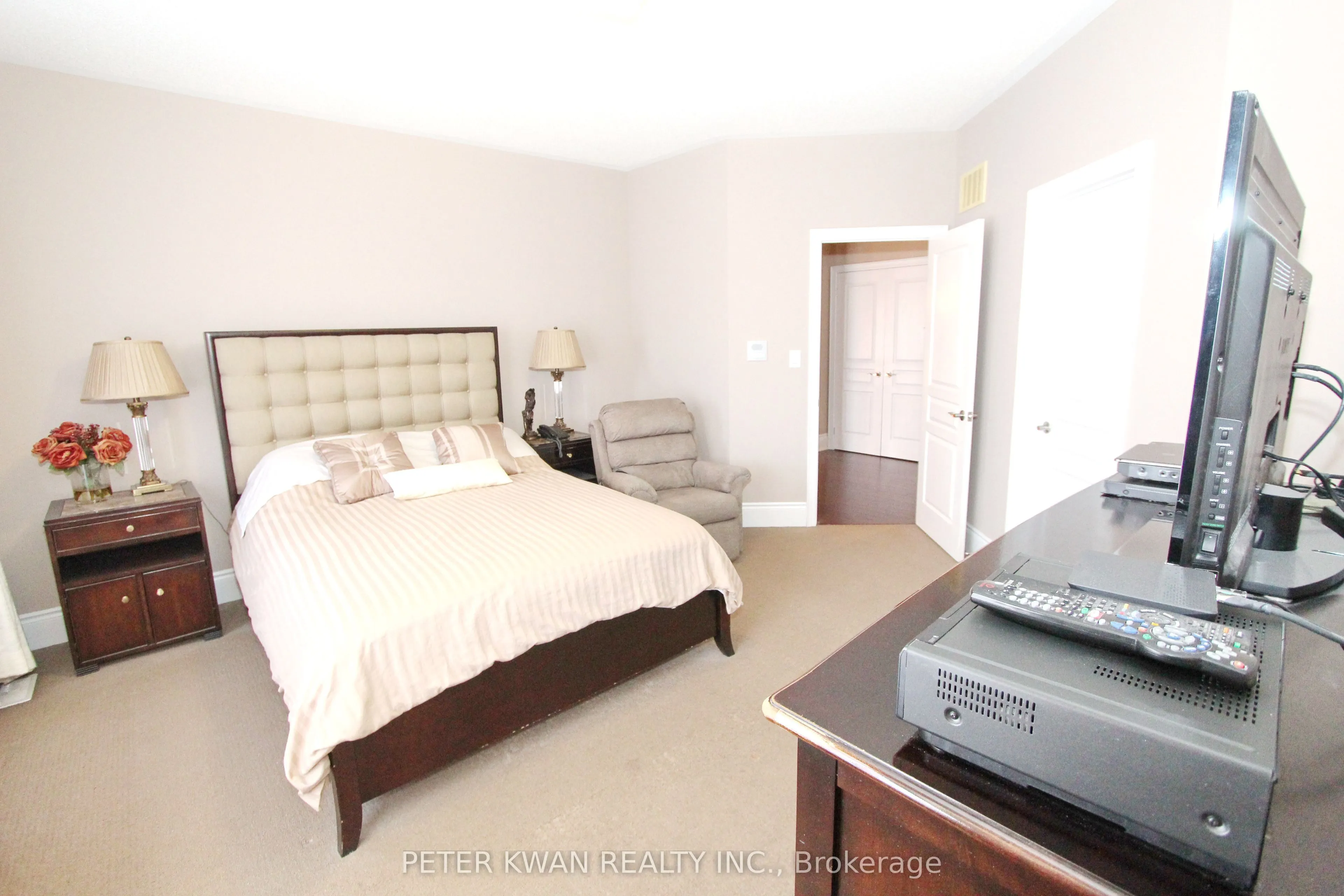 123 Carisbrooke Circle