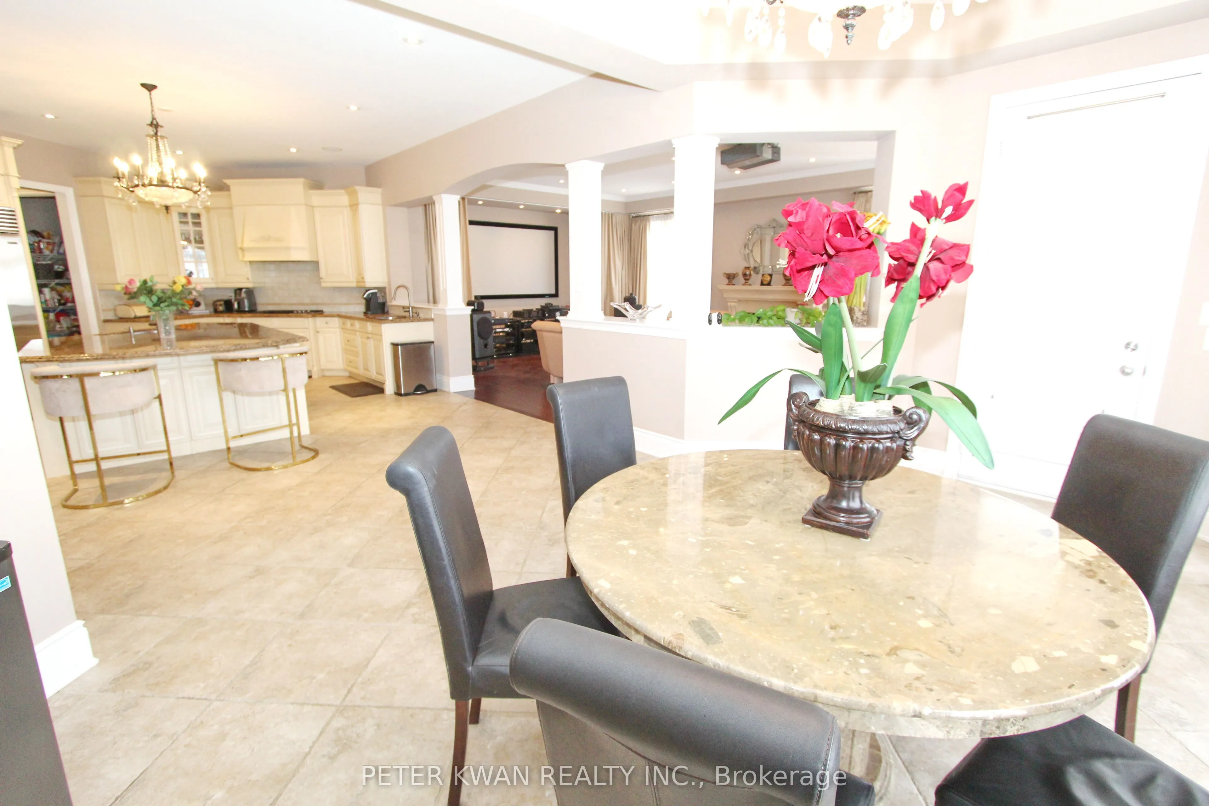 123 Carisbrooke Circle