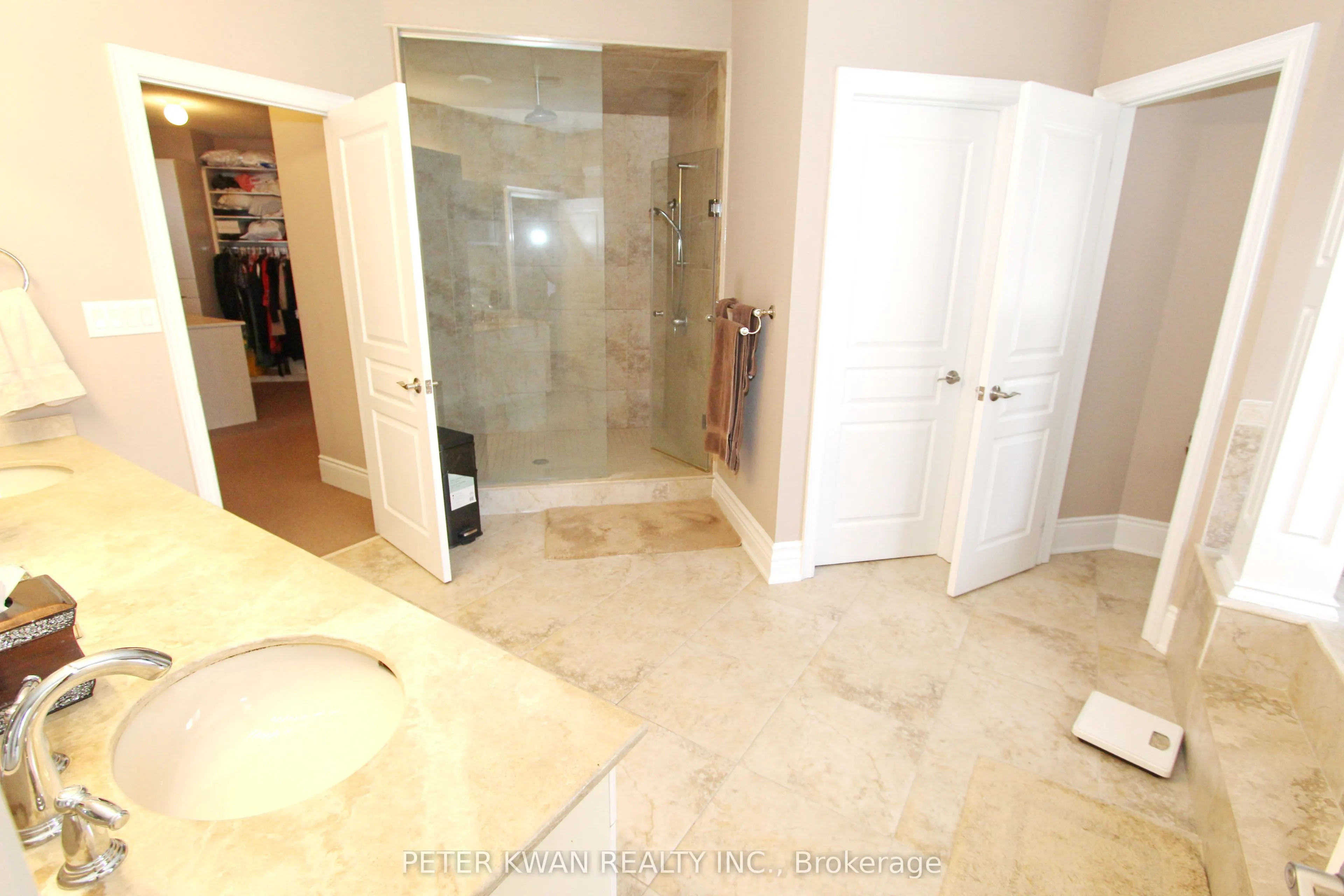 123 Carisbrooke Circle