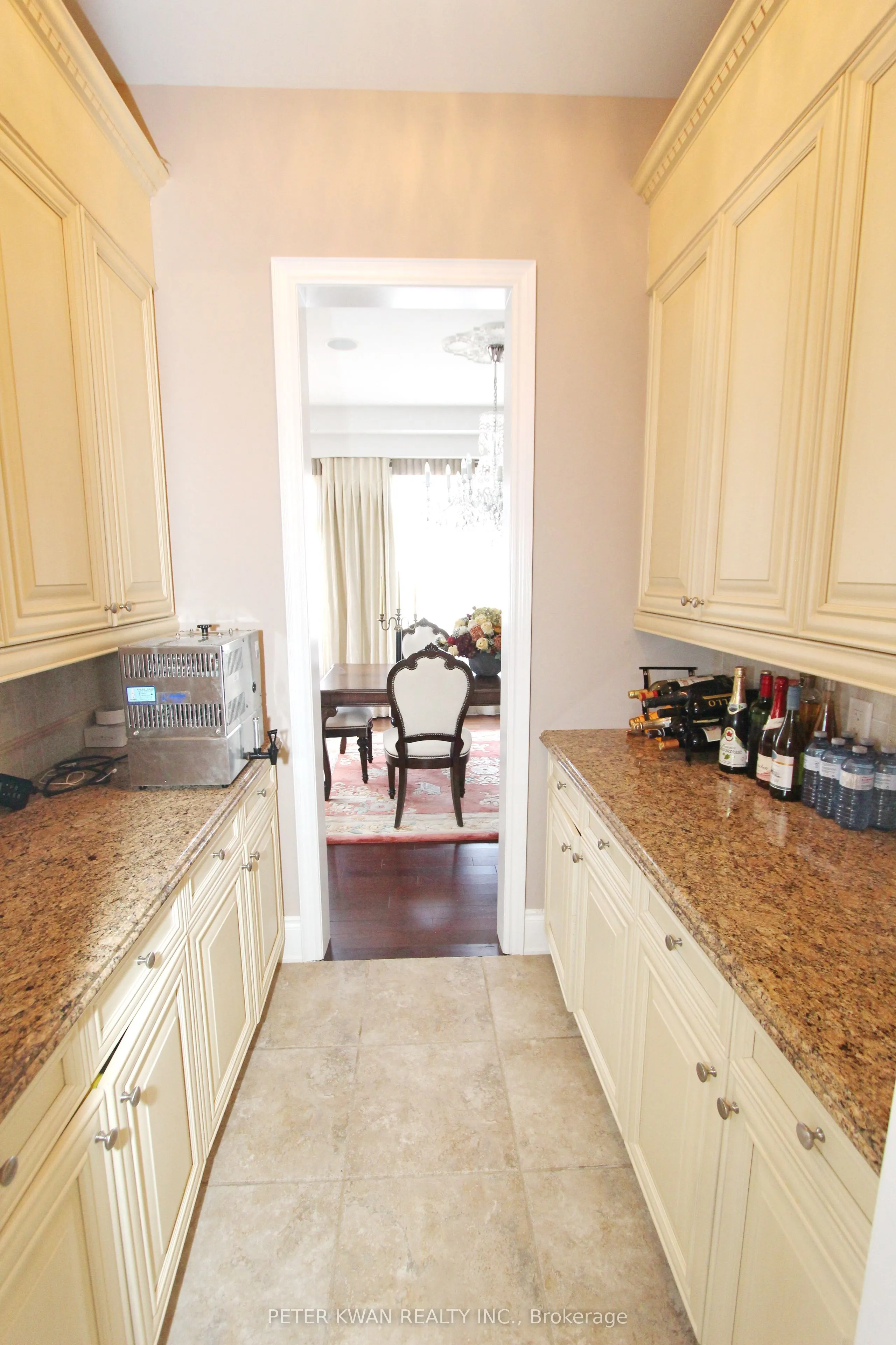 123 Carisbrooke Circle
