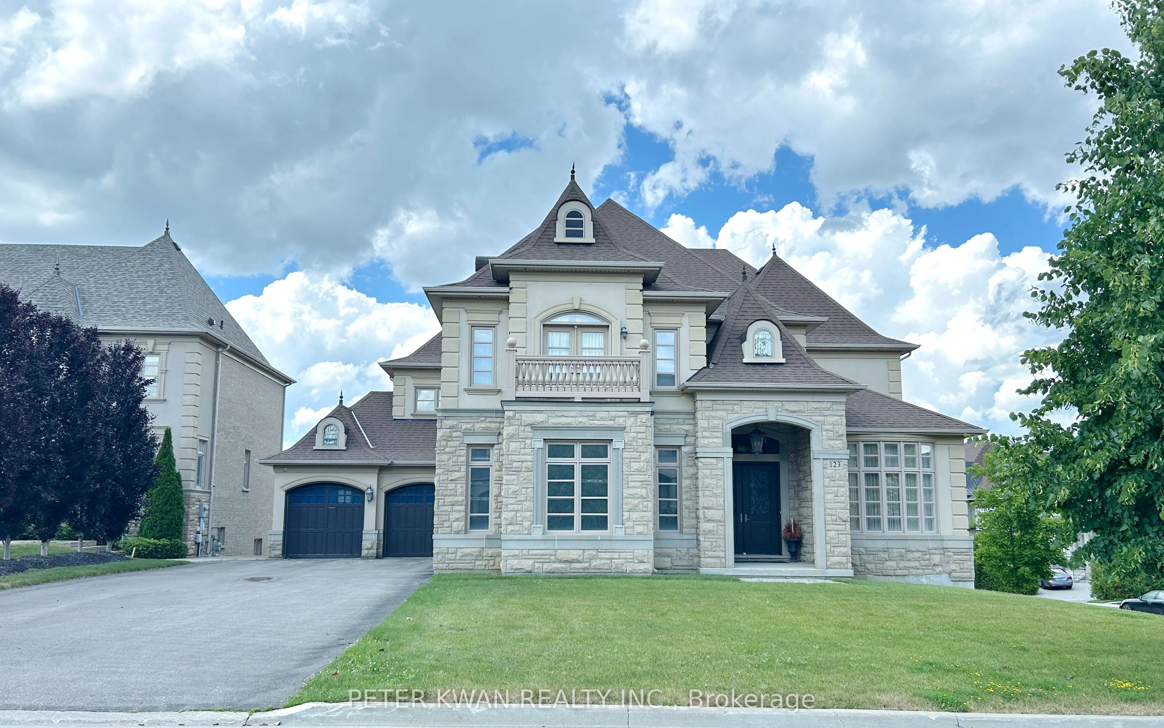 123 Carisbrooke Circle