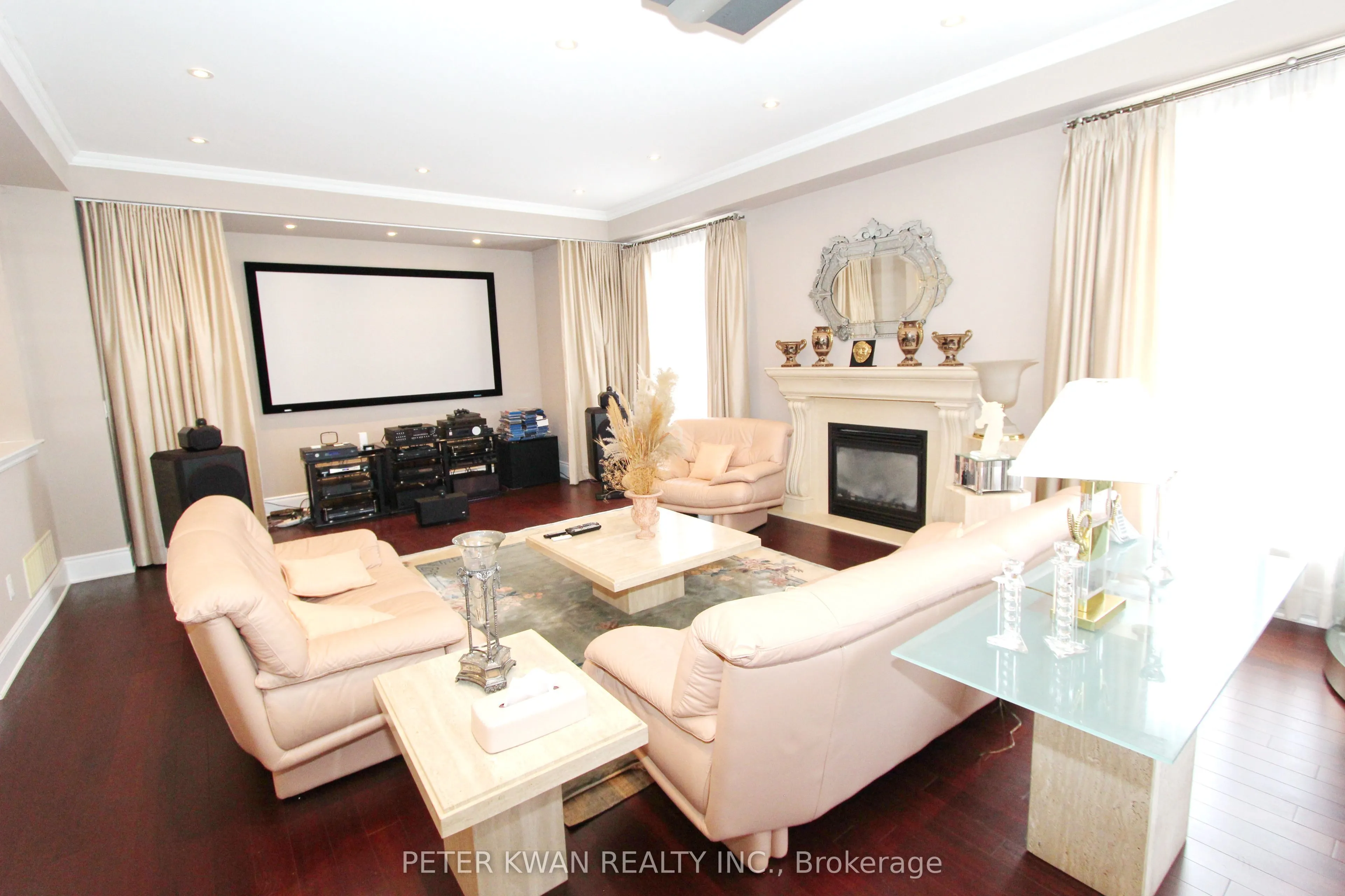 123 Carisbrooke Circle