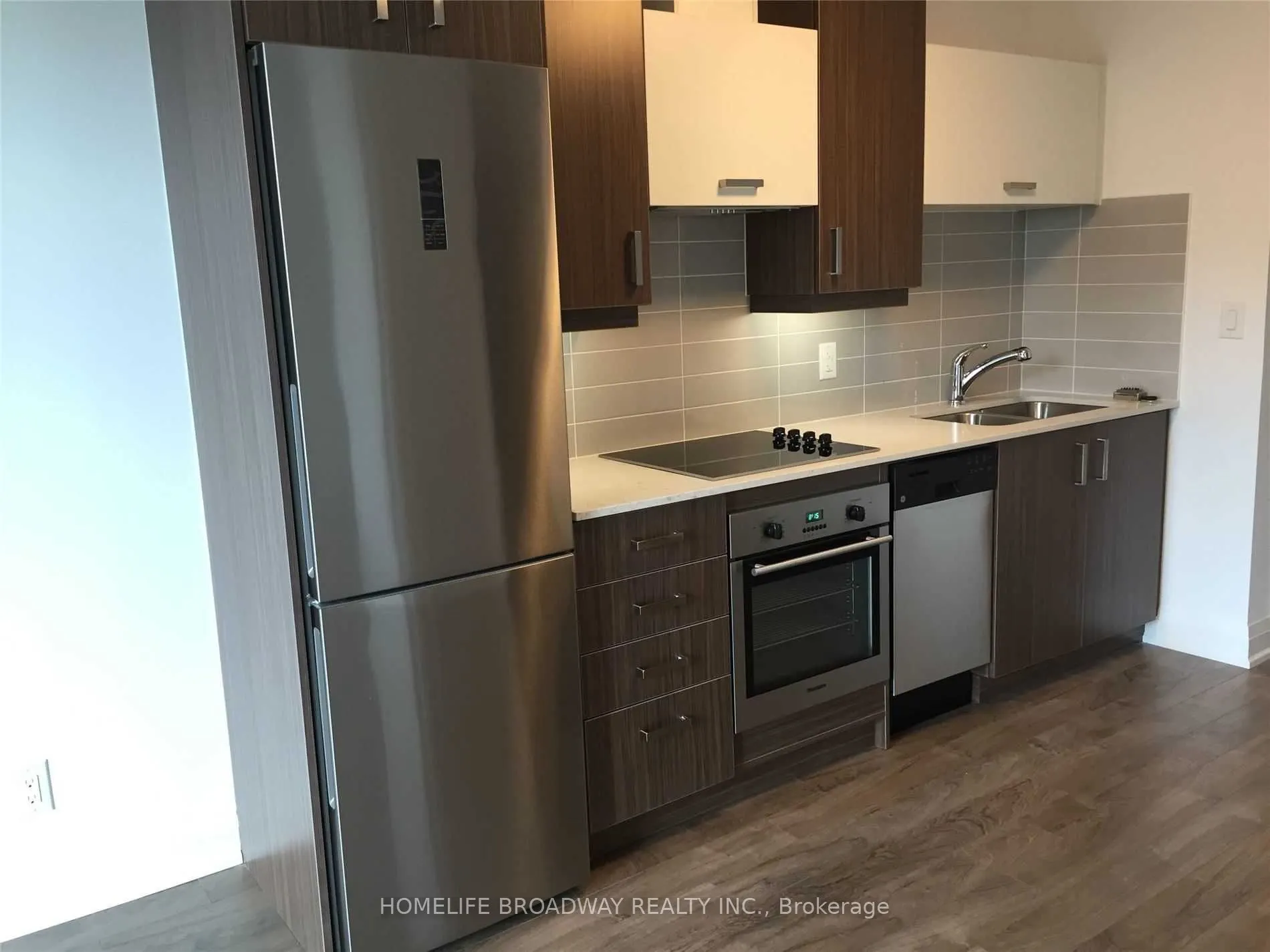 18 Uptown Drive, #801