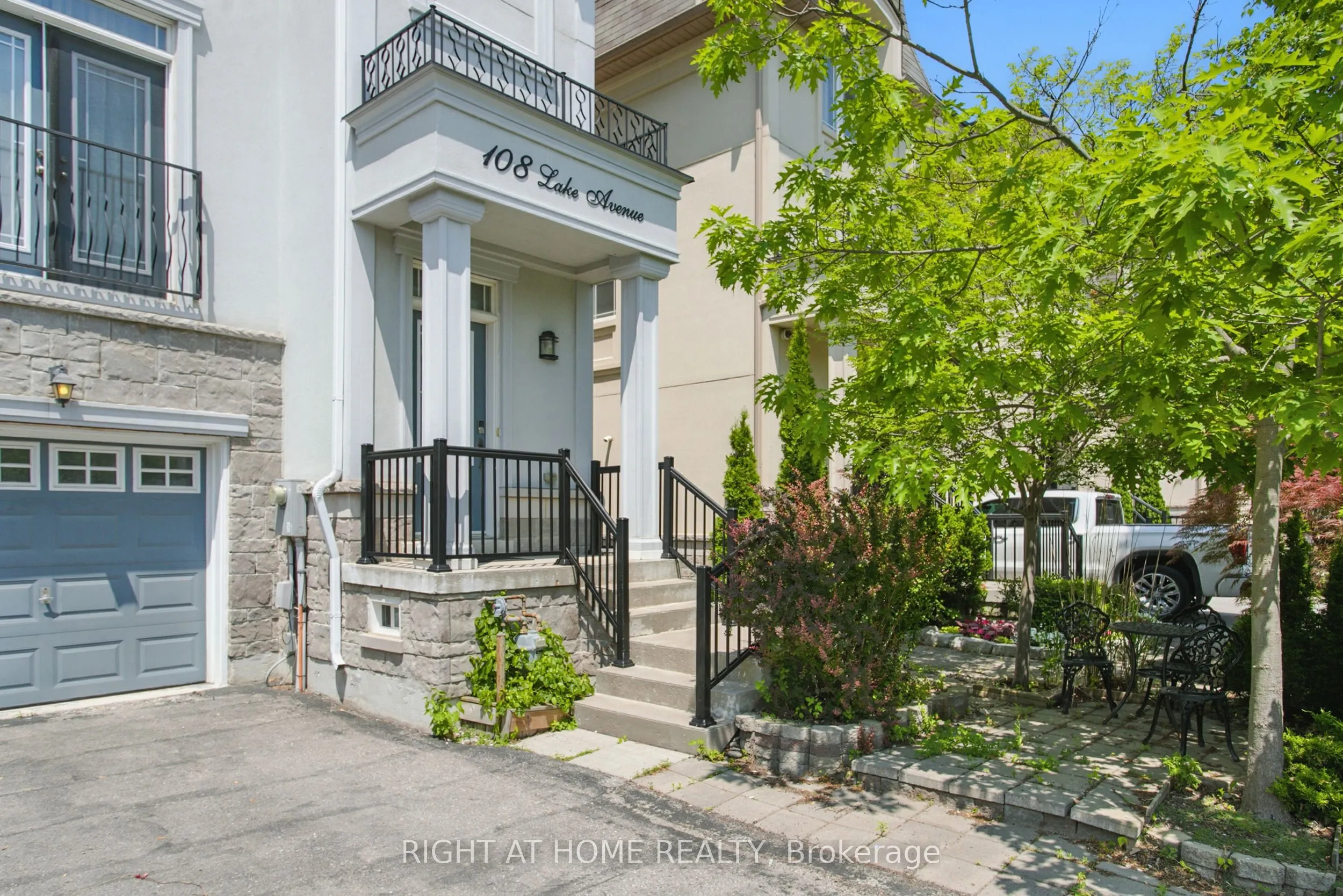 108 Lake Avenue N