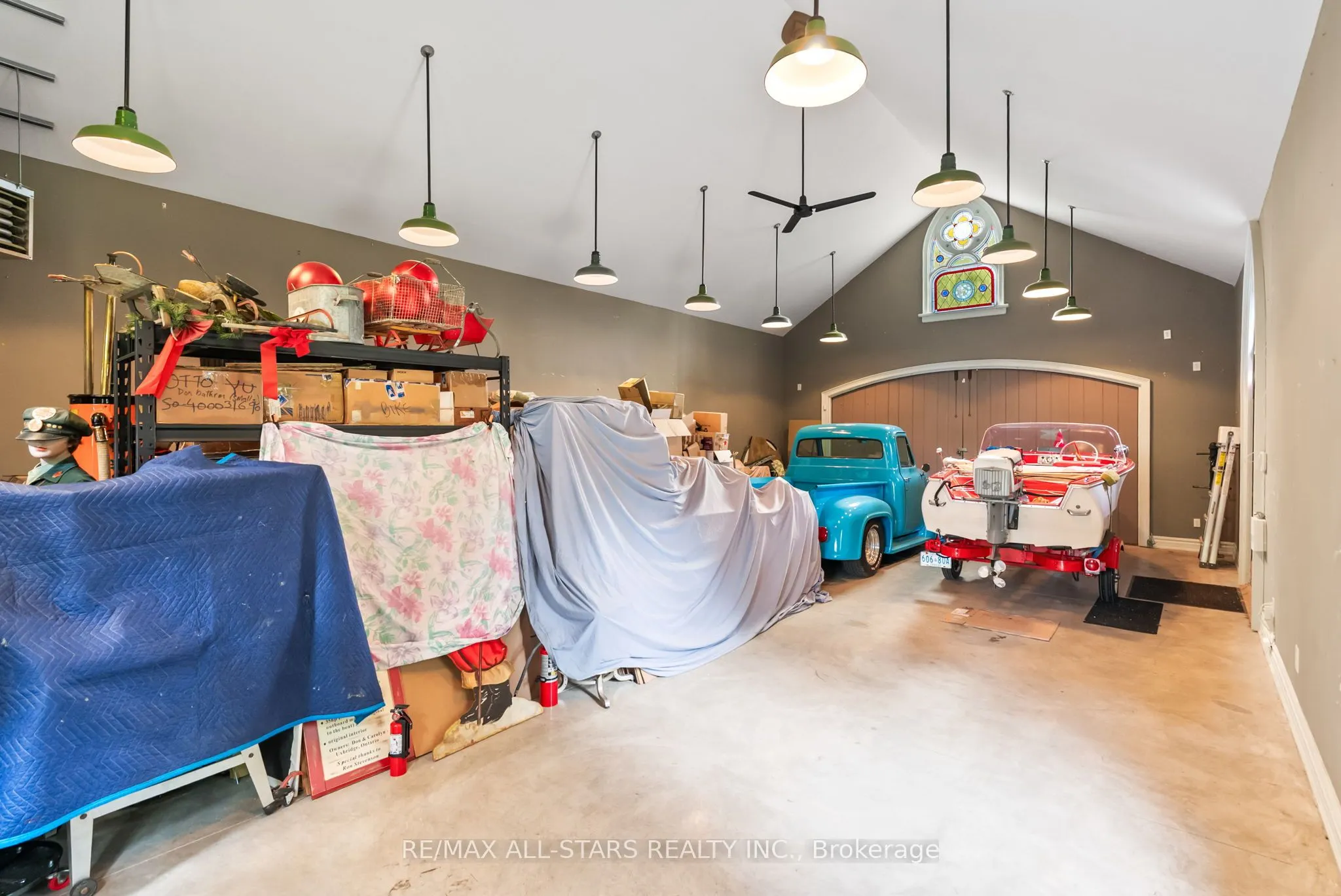122 Brock Street E