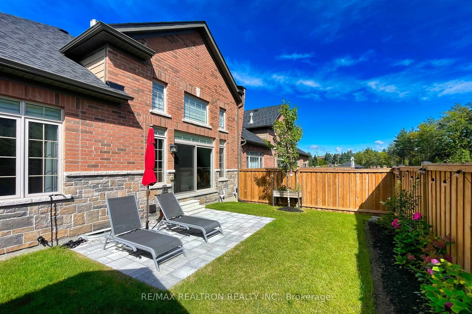 11 Howard Williams Court