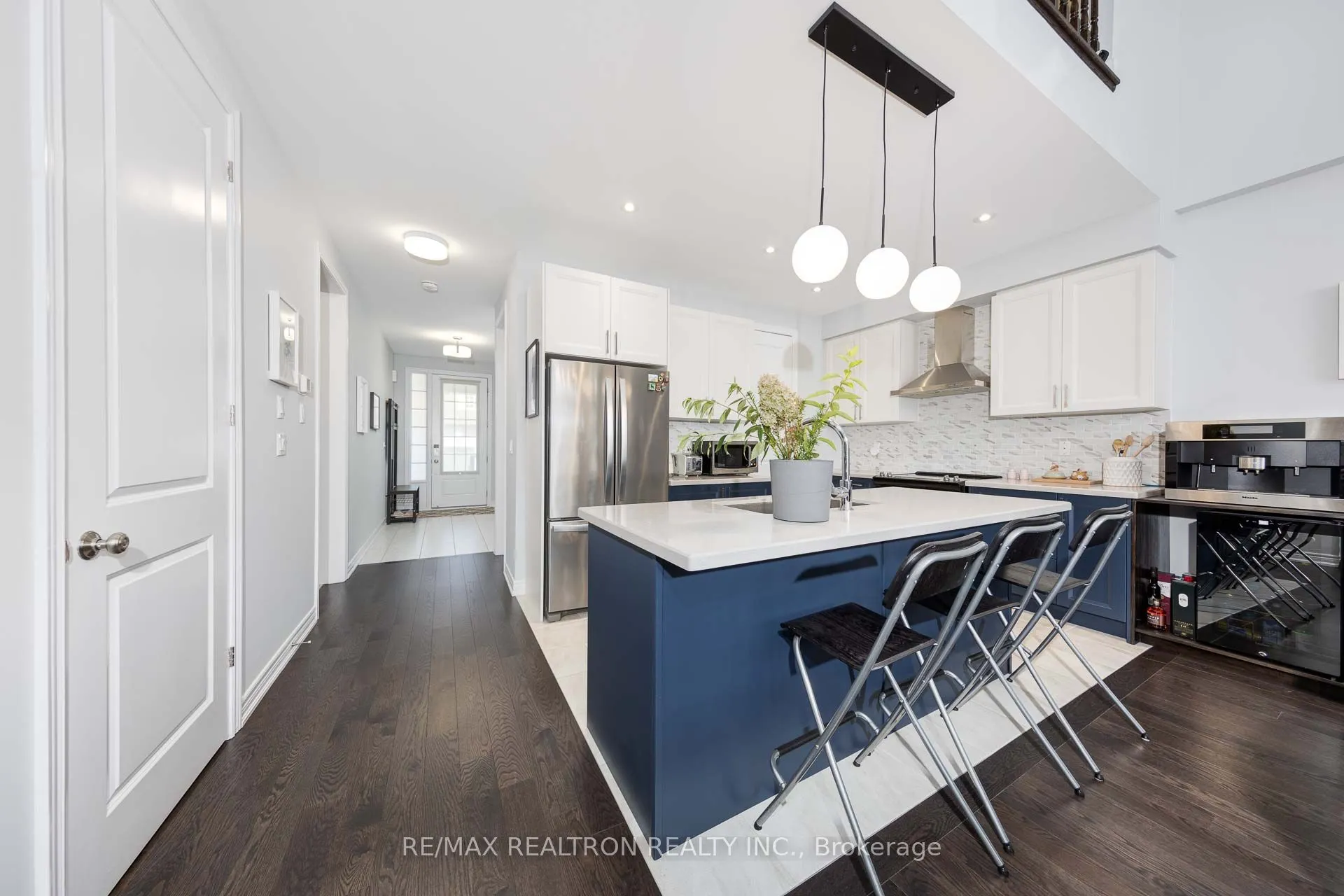 11 Howard Williams Court
