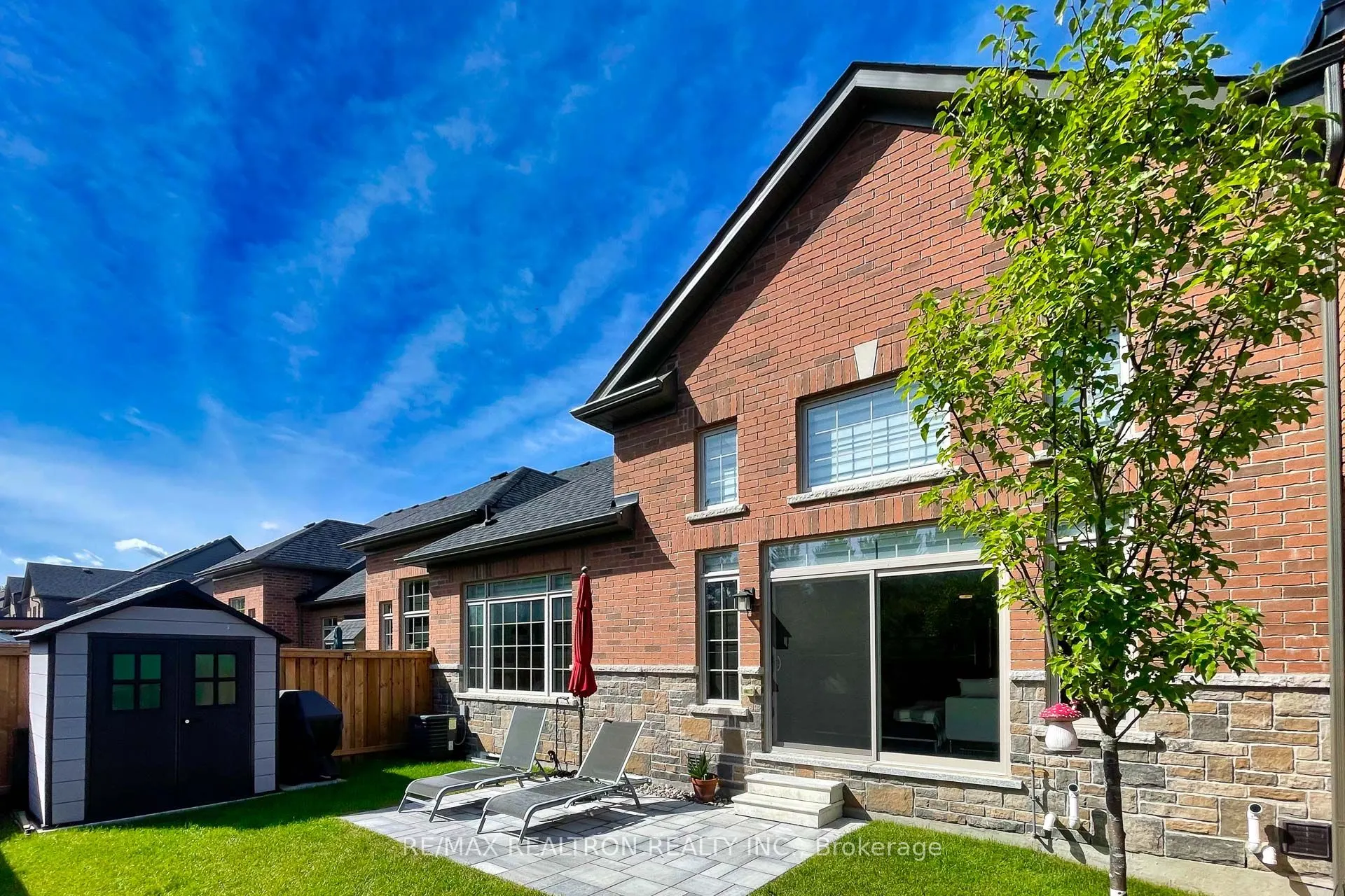 11 Howard Williams Court