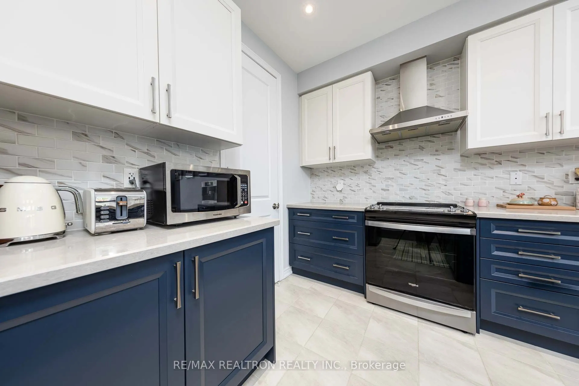 11 Howard Williams Court