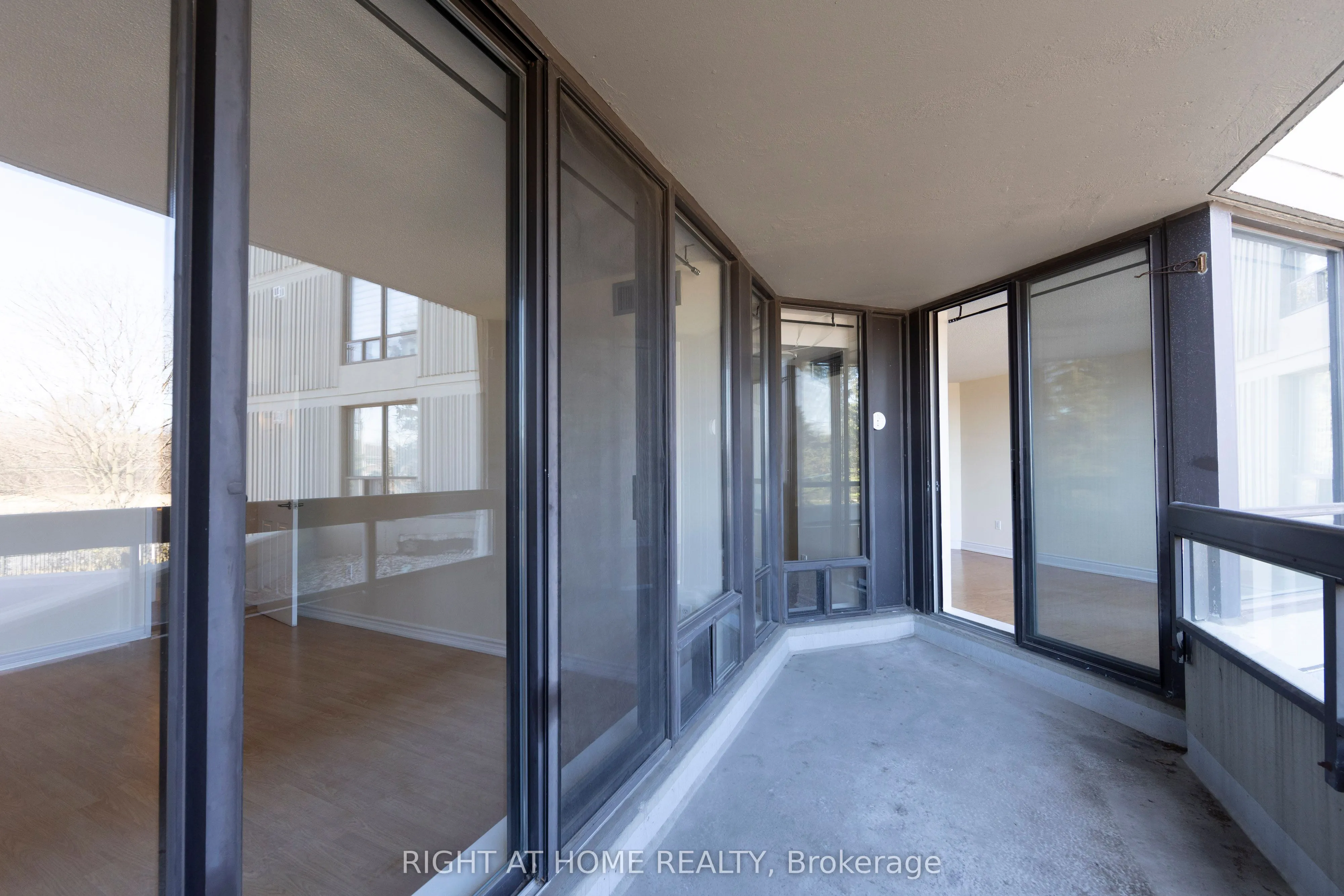 7460 Bathurst Street, #208