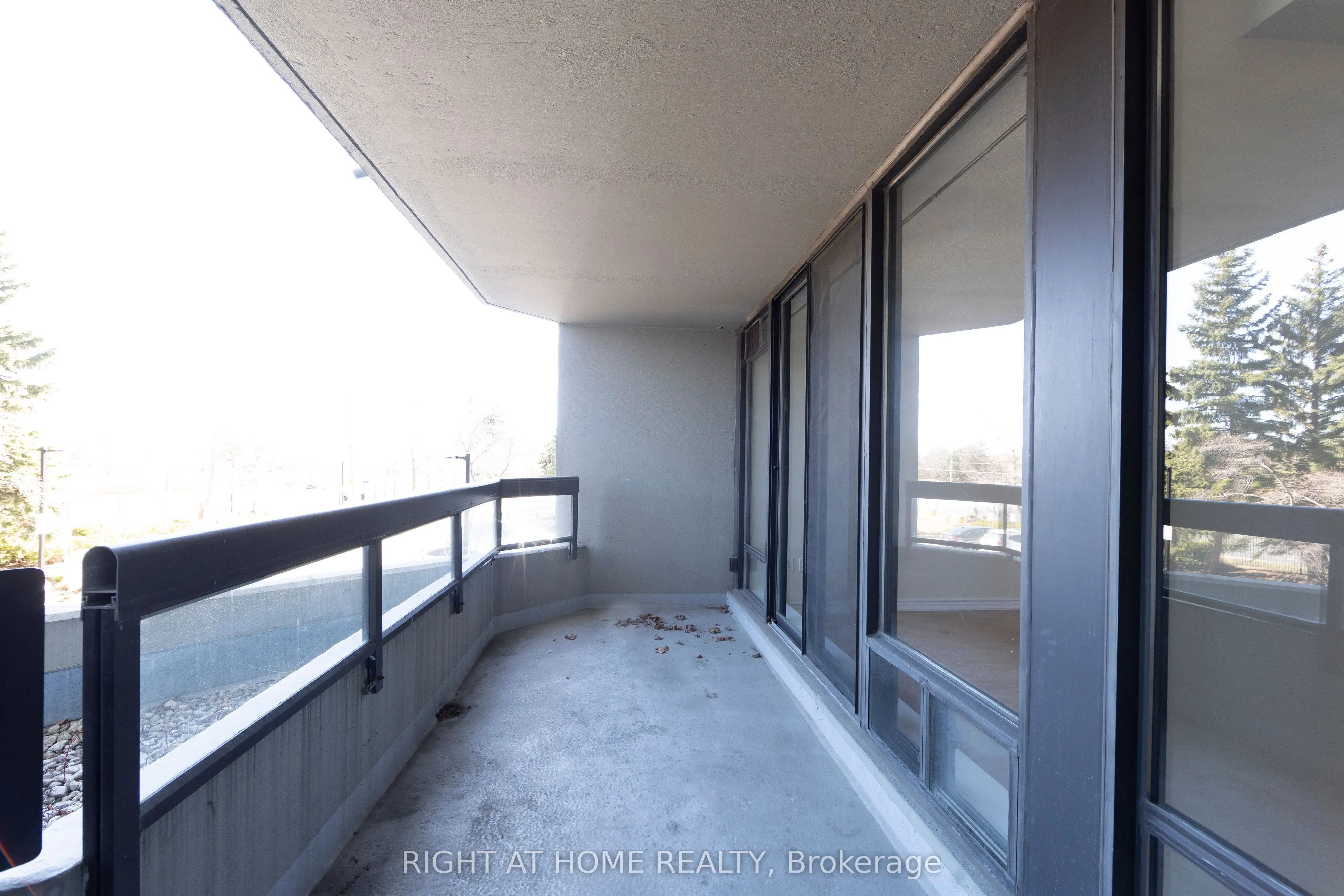 7460 Bathurst Street, #208