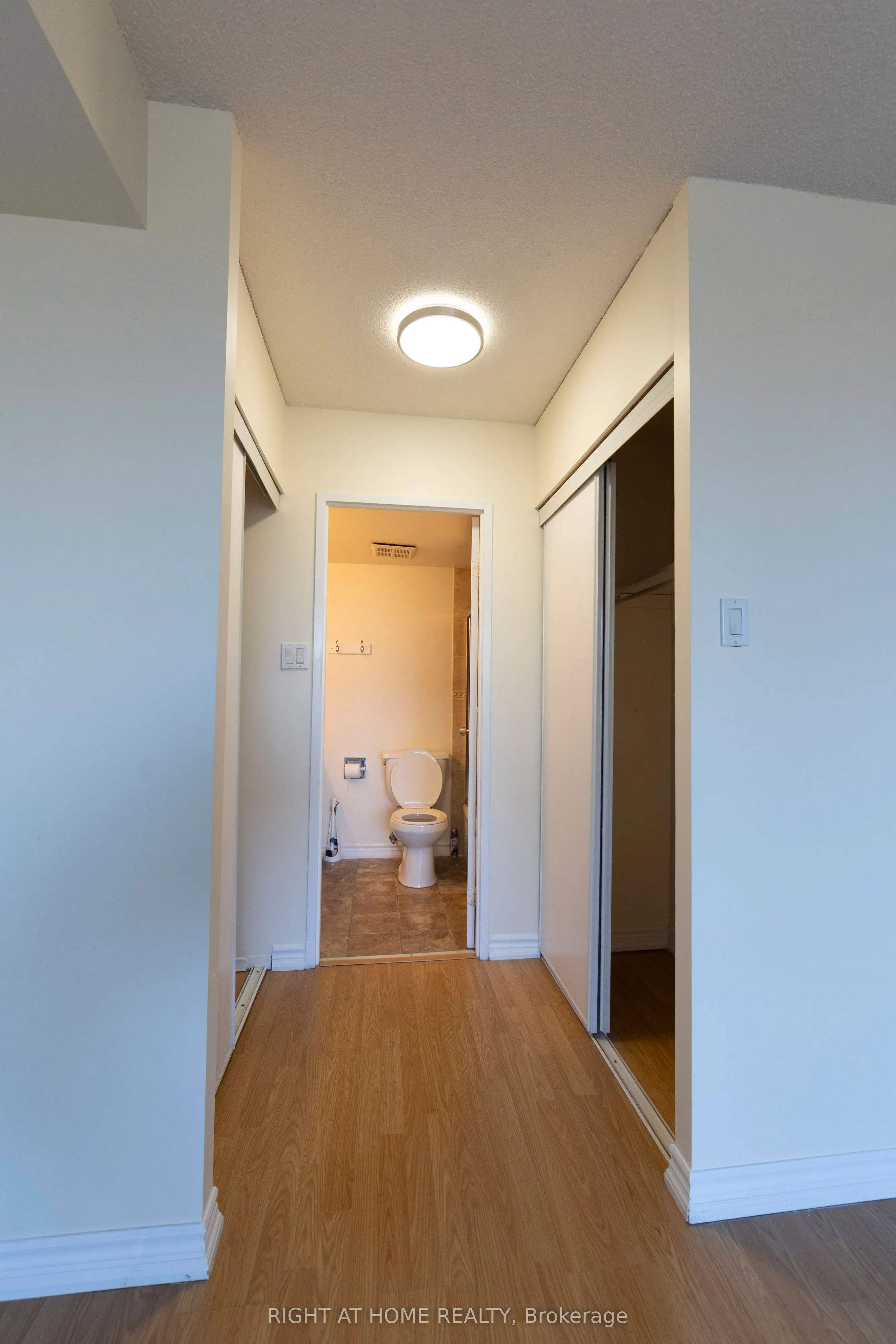 7460 Bathurst Street, #208