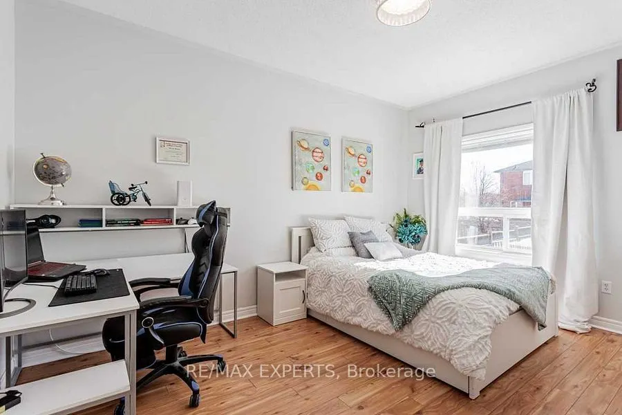 4 Depeuter Crescent