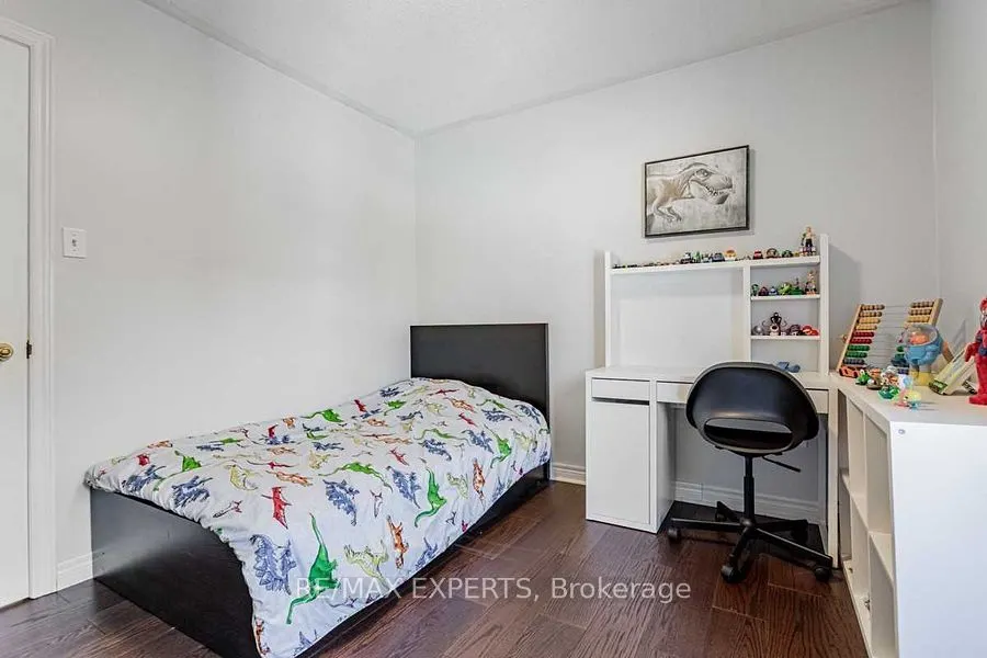 4 Depeuter Crescent