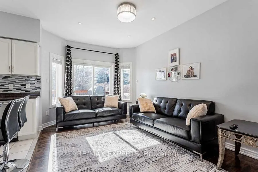 4 Depeuter Crescent