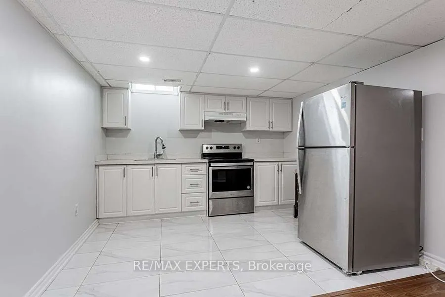 4 Depeuter Crescent