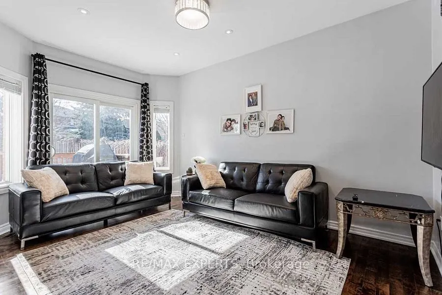 4 Depeuter Crescent