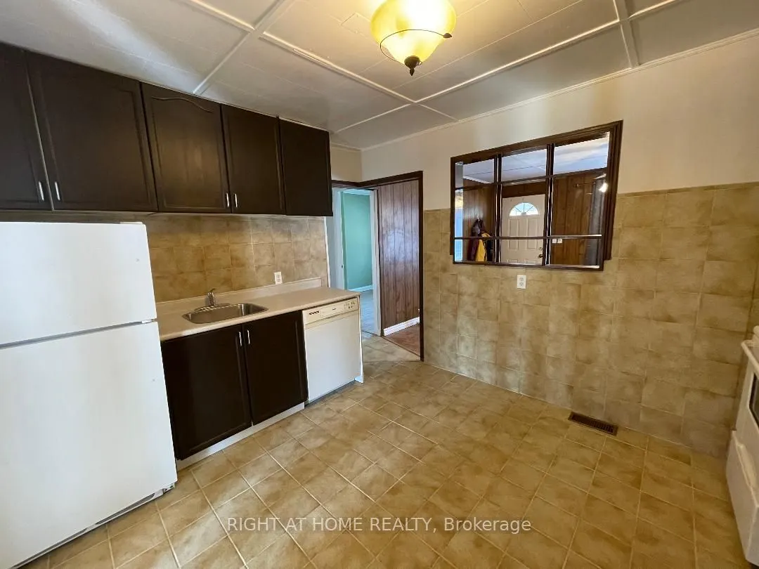 265 Shorecrest Road, #Main floor 1 bedroom unit