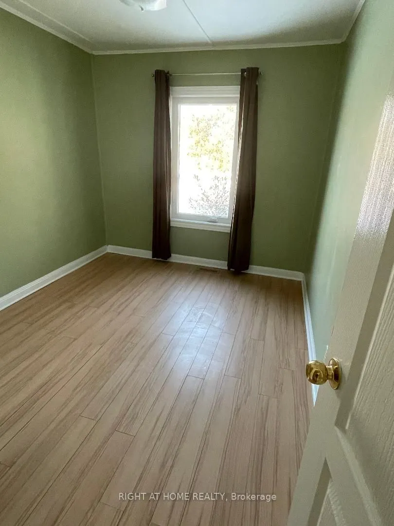 265 Shorecrest Road, #Main floor 1 bedroom unit