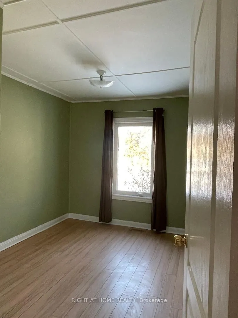 265 Shorecrest Road, #Main floor 1 bedroom unit