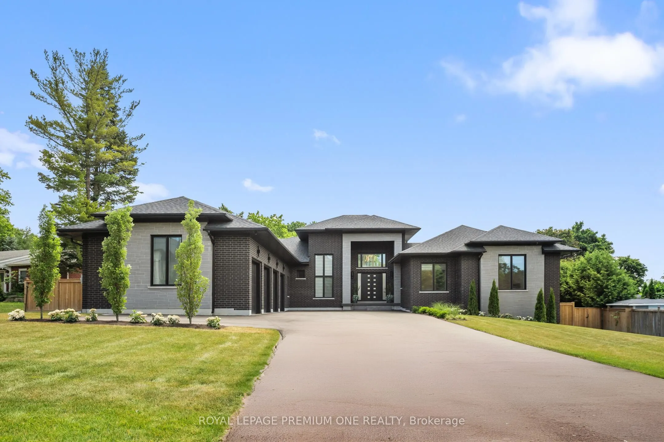 11 Hollywood Crescent