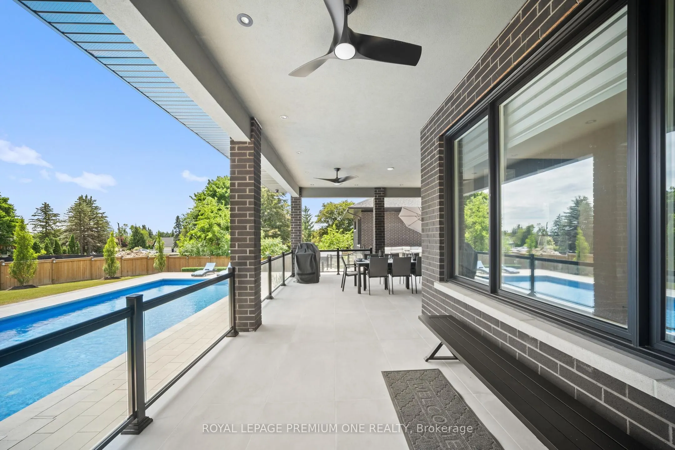 11 Hollywood Crescent