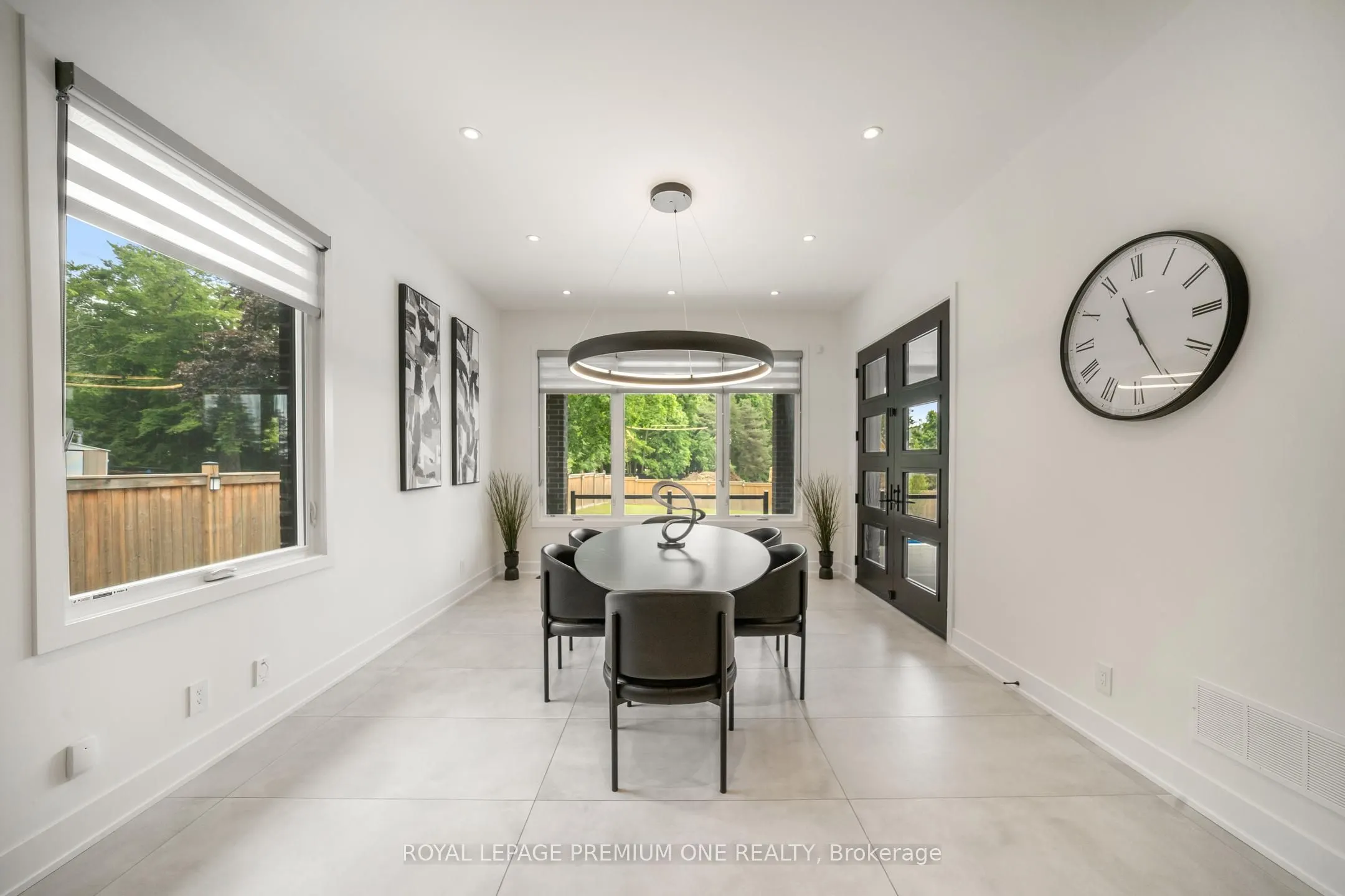 11 Hollywood Crescent