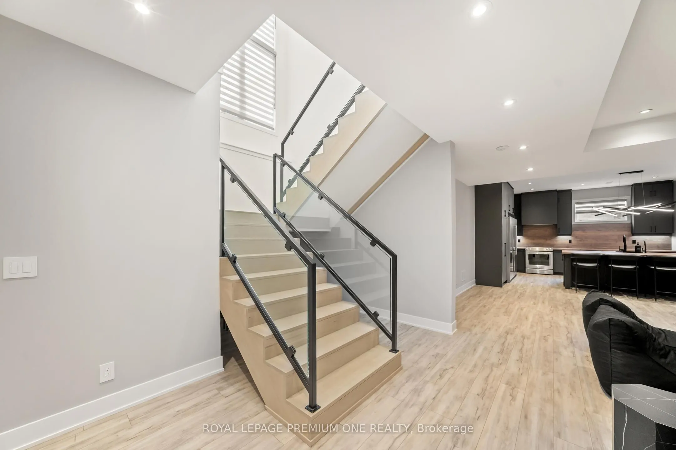 11 Hollywood Crescent