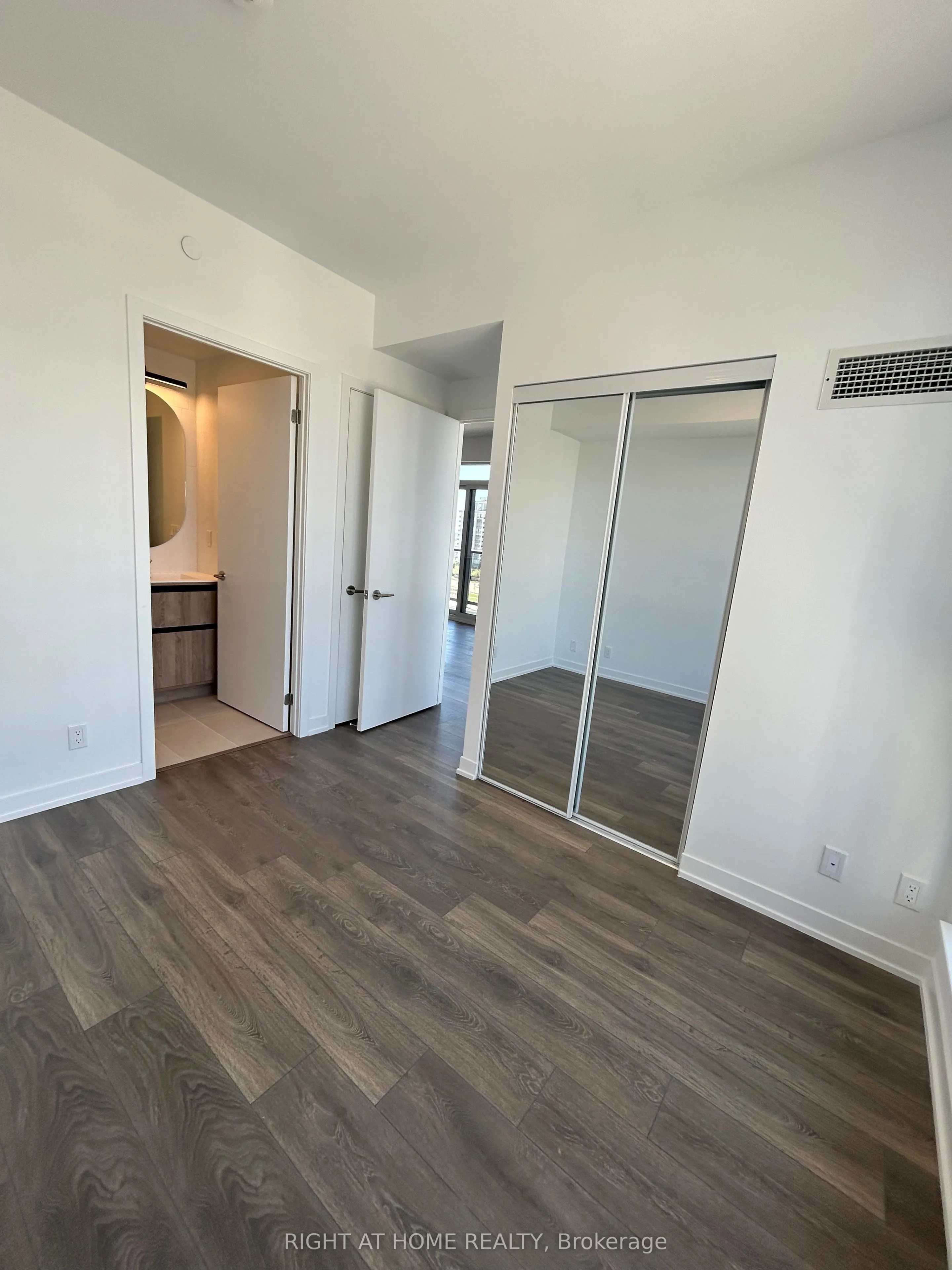 7950 Bathurst Street, #1023